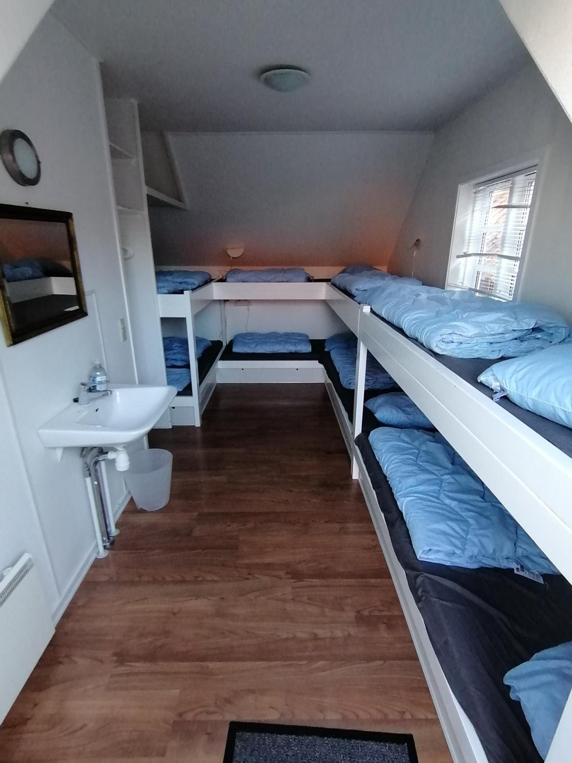 Mixed Dormitory Room photo 1