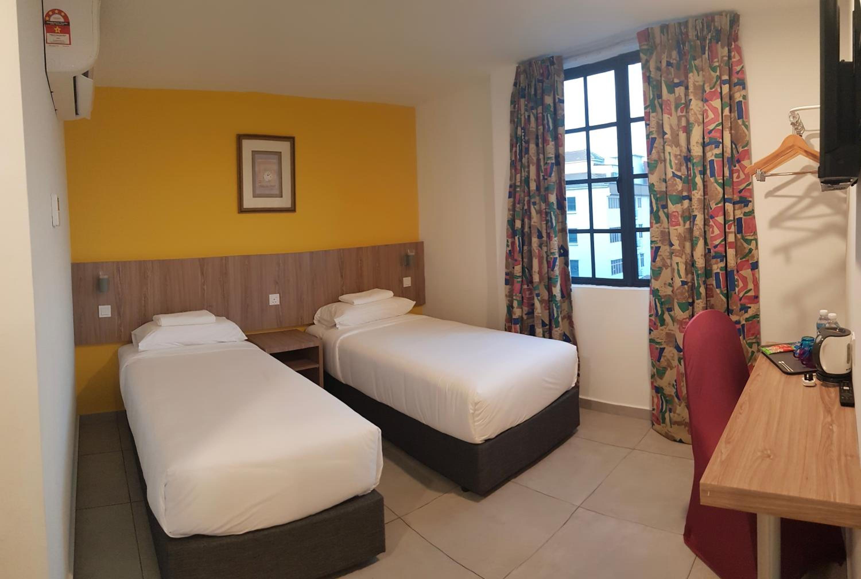 Deluxe Twin Room - Photo 3