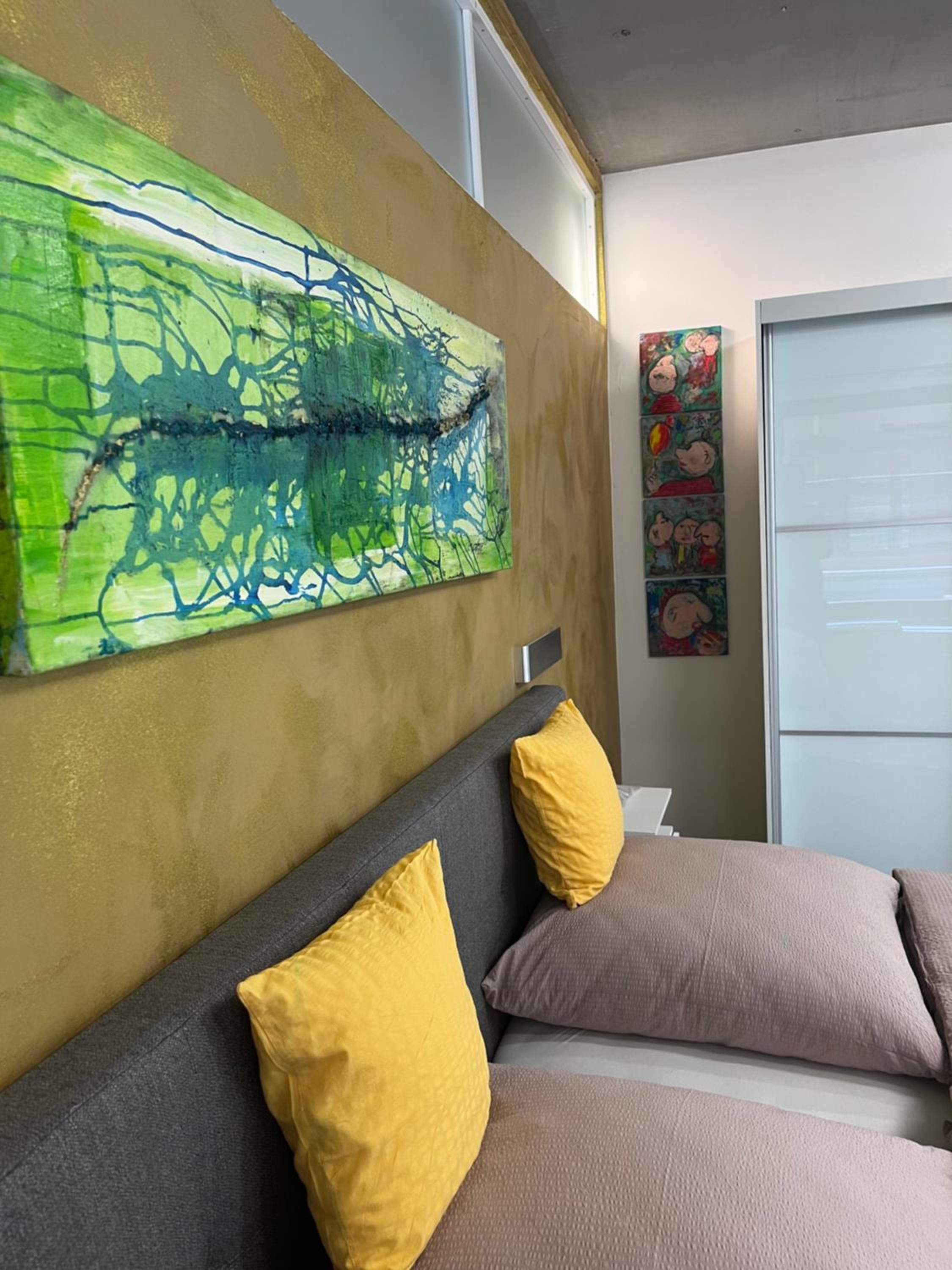 11 Gallery Suite