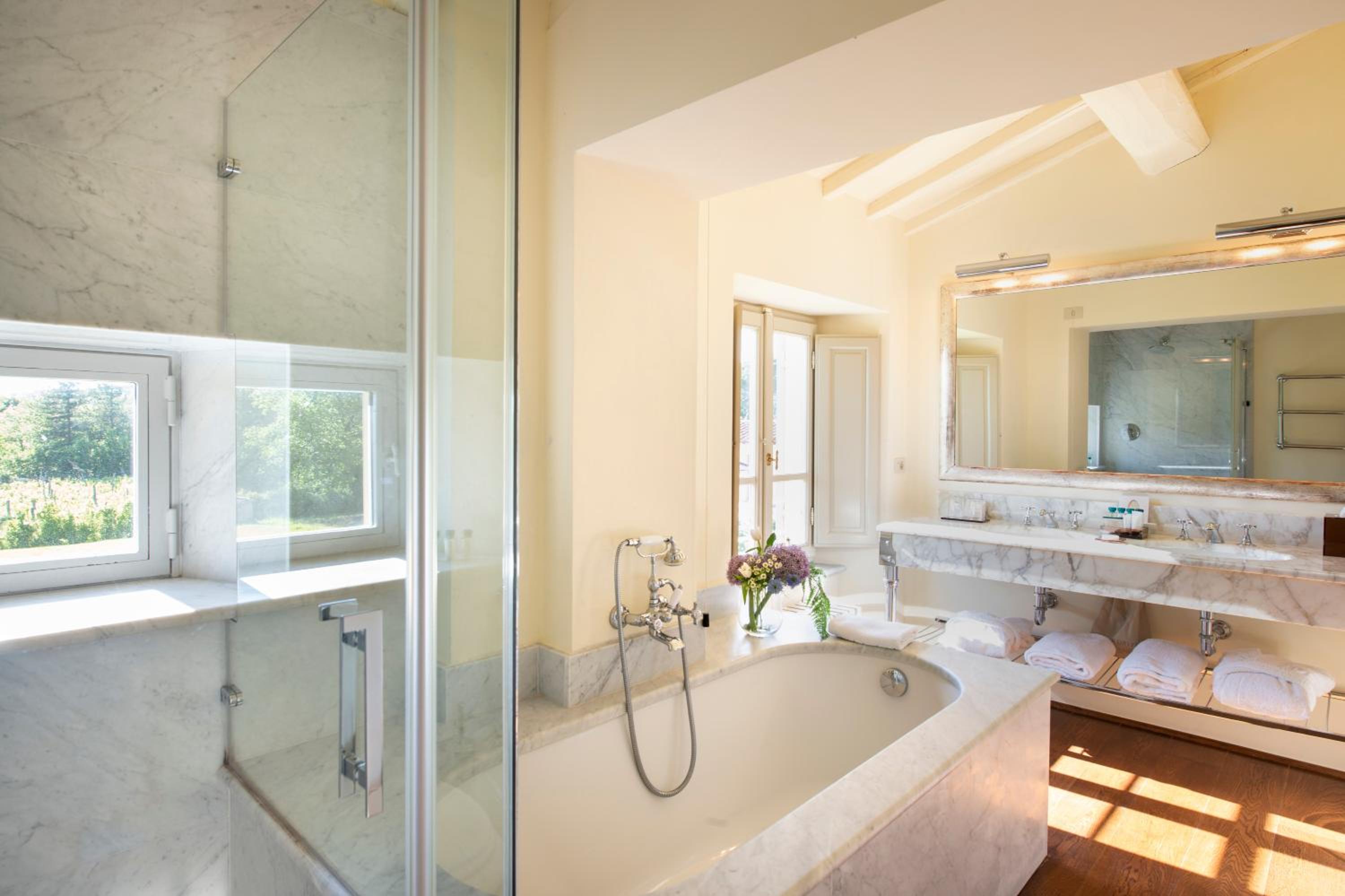 Villa photo 2