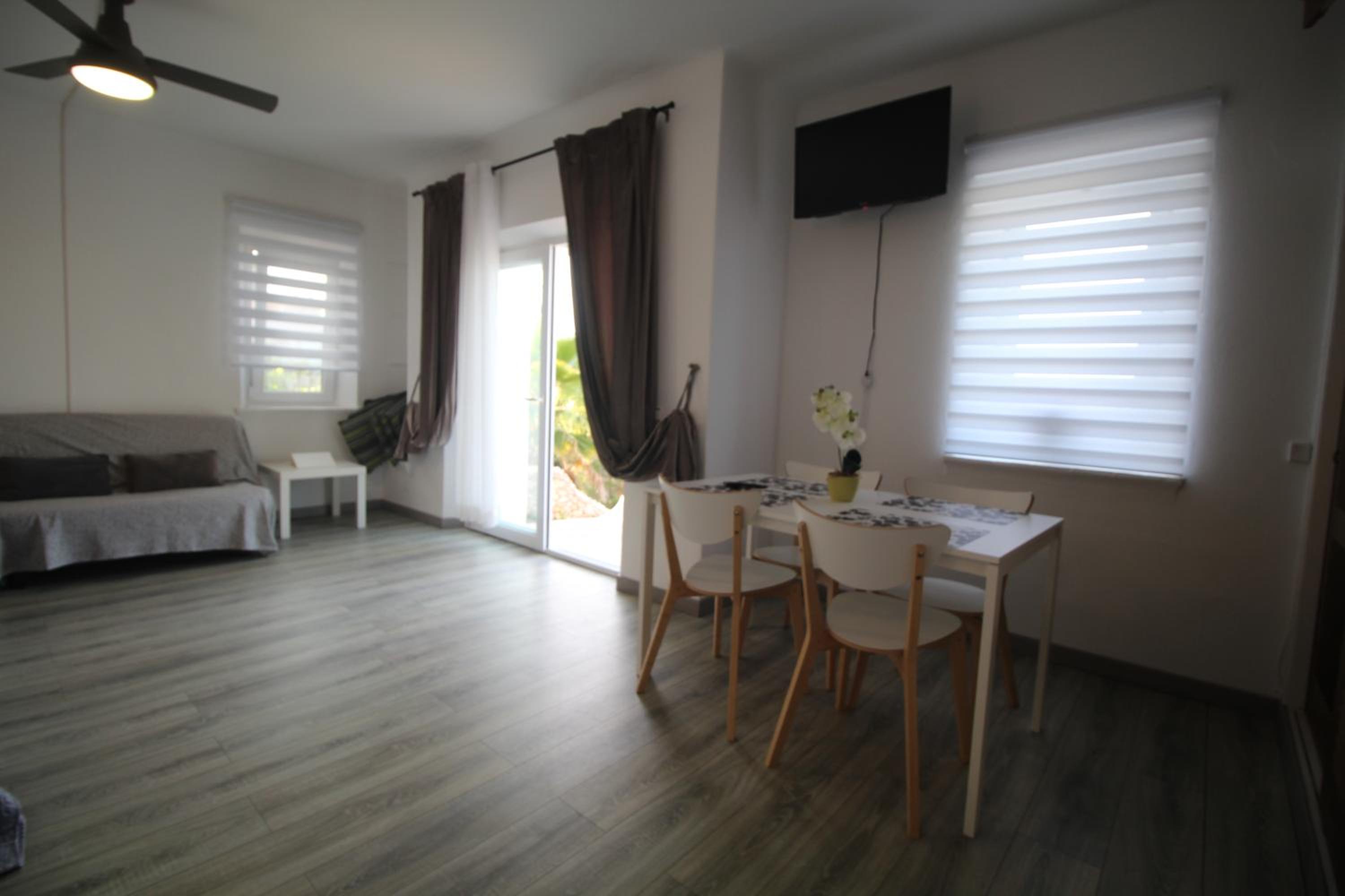 Corner Suite with  Ocean and Pool View - Photo 17