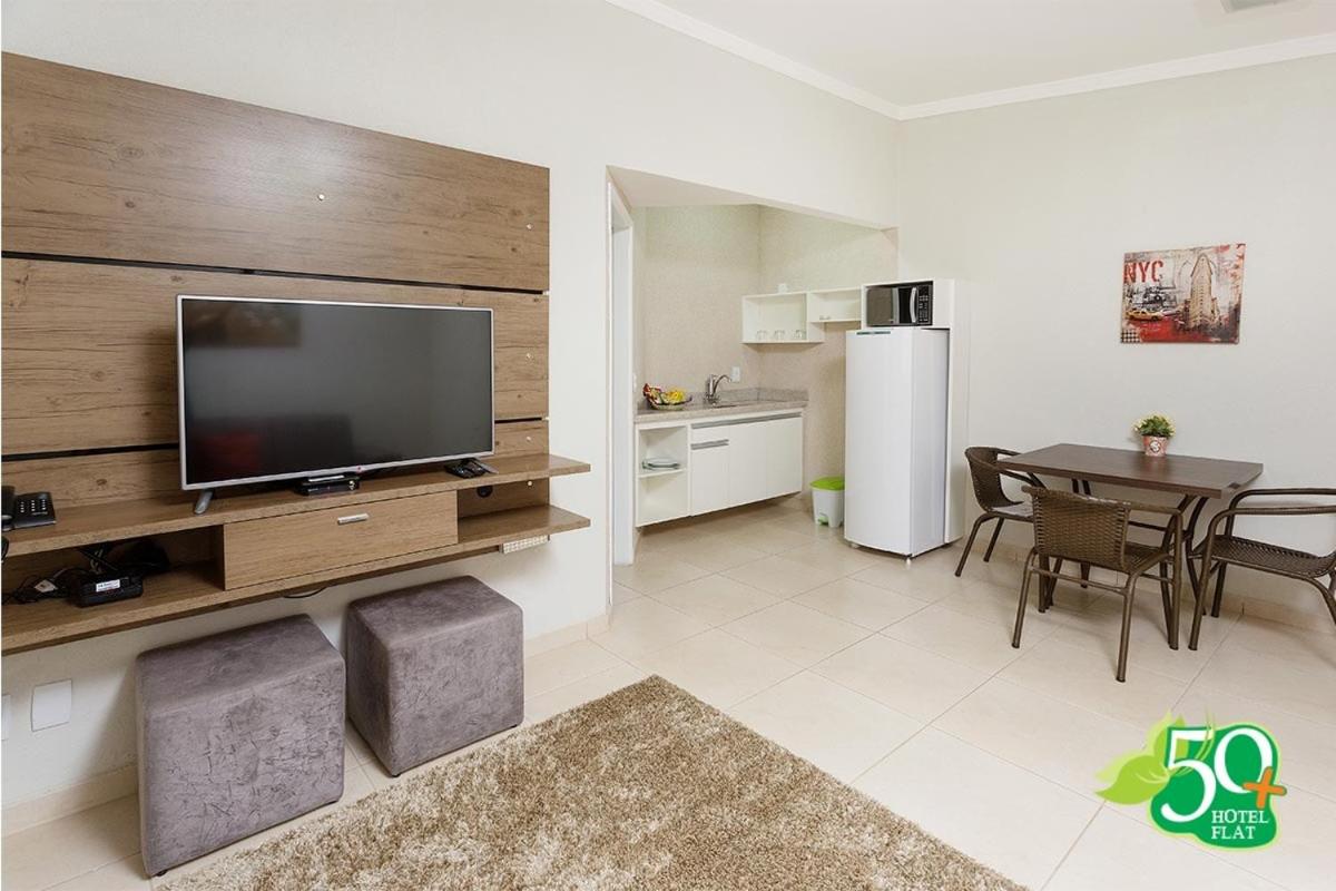 Deluxe Family Room photo 2
