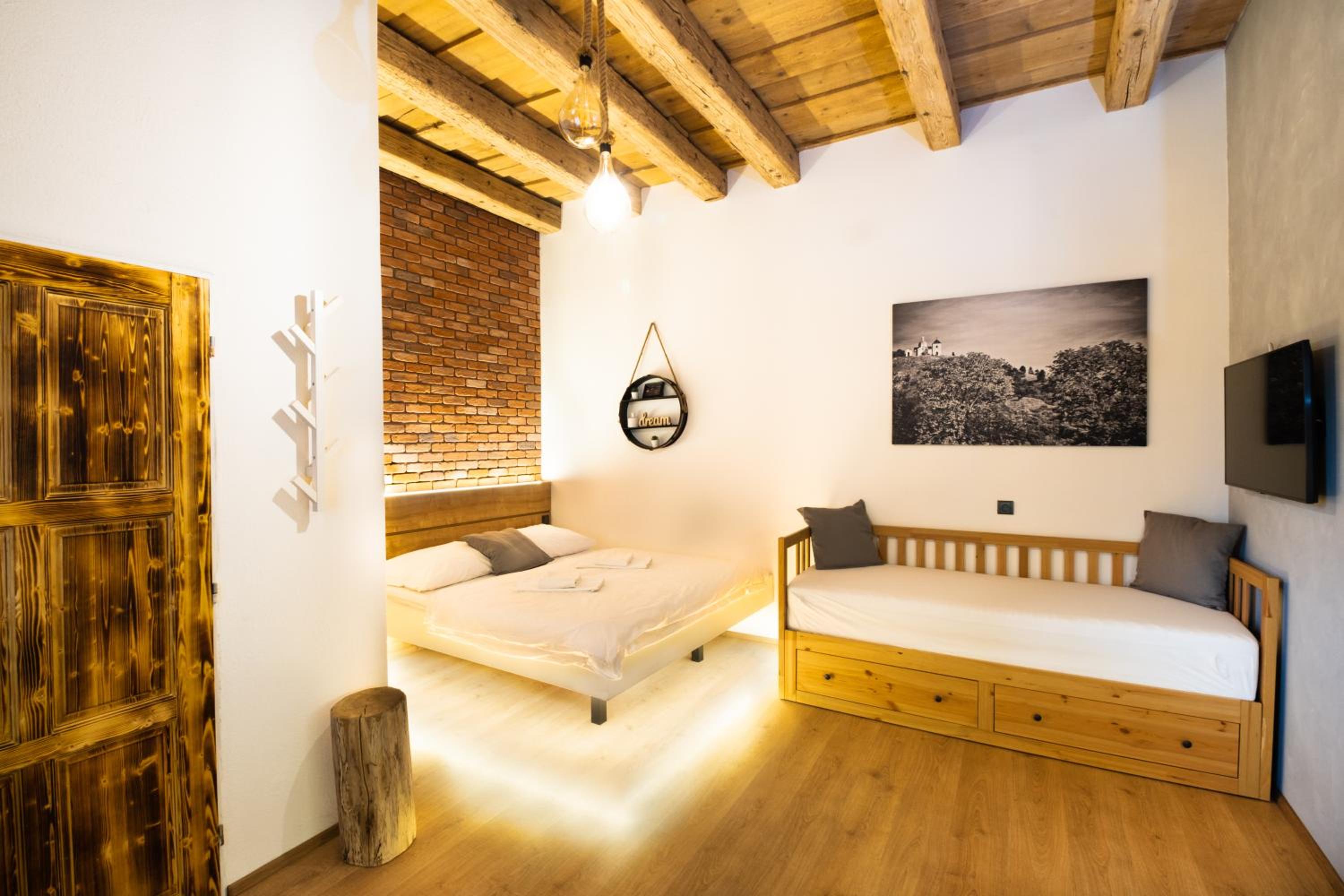 King Studio with Sofa Bed photo 3