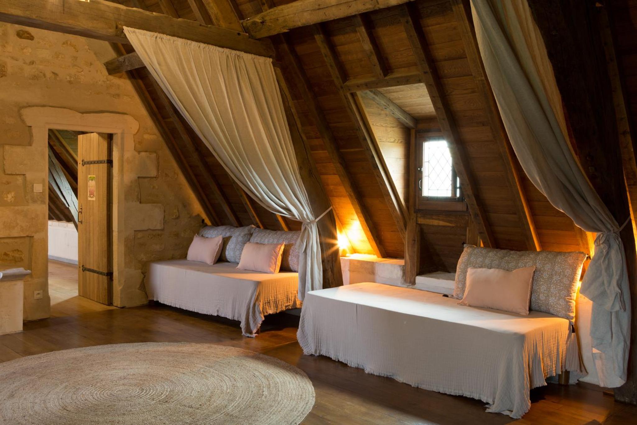 Quadruple Room with Private Bathroom - Photo 3