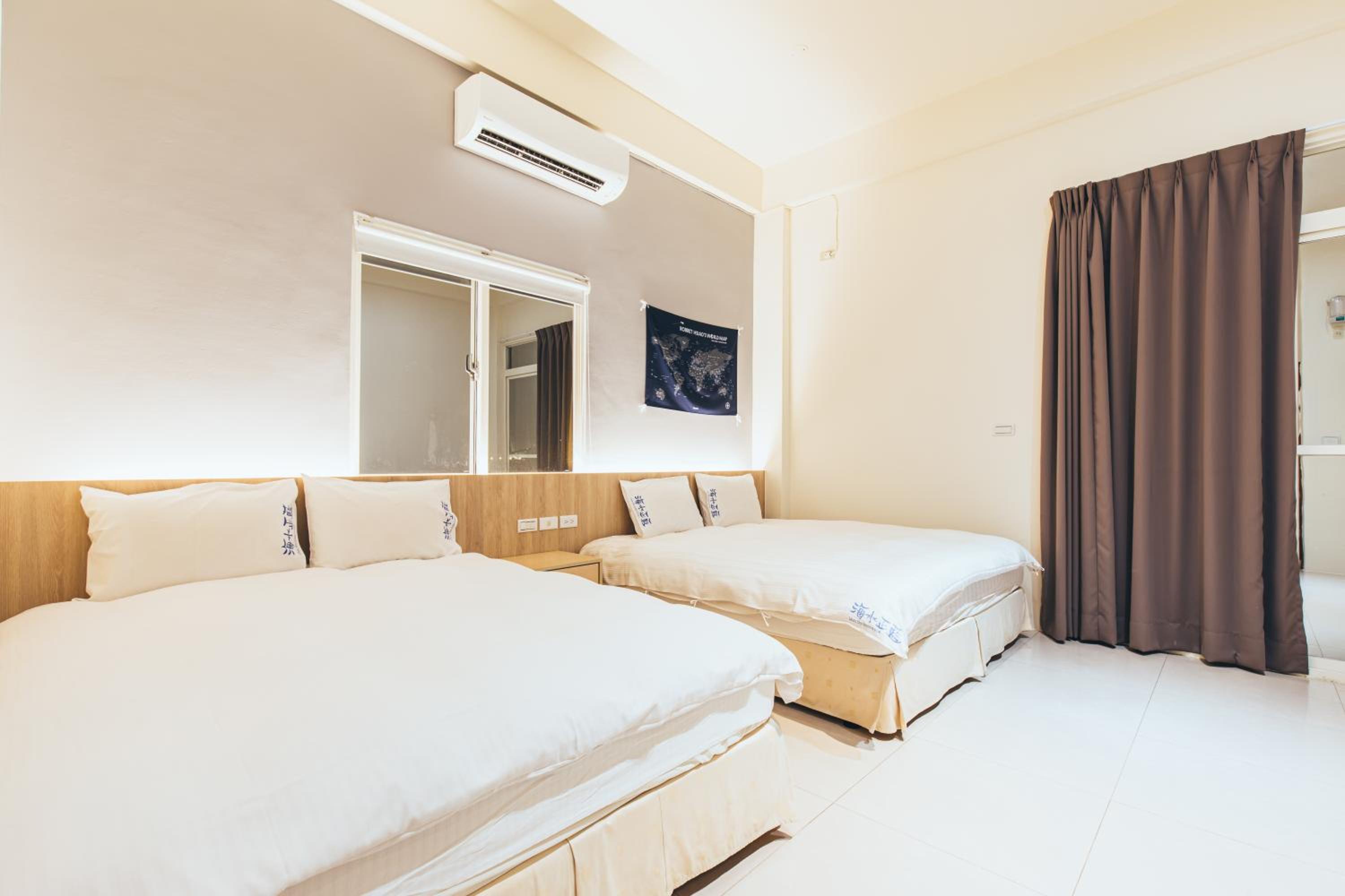Quadruple Room with Balcony photo 1