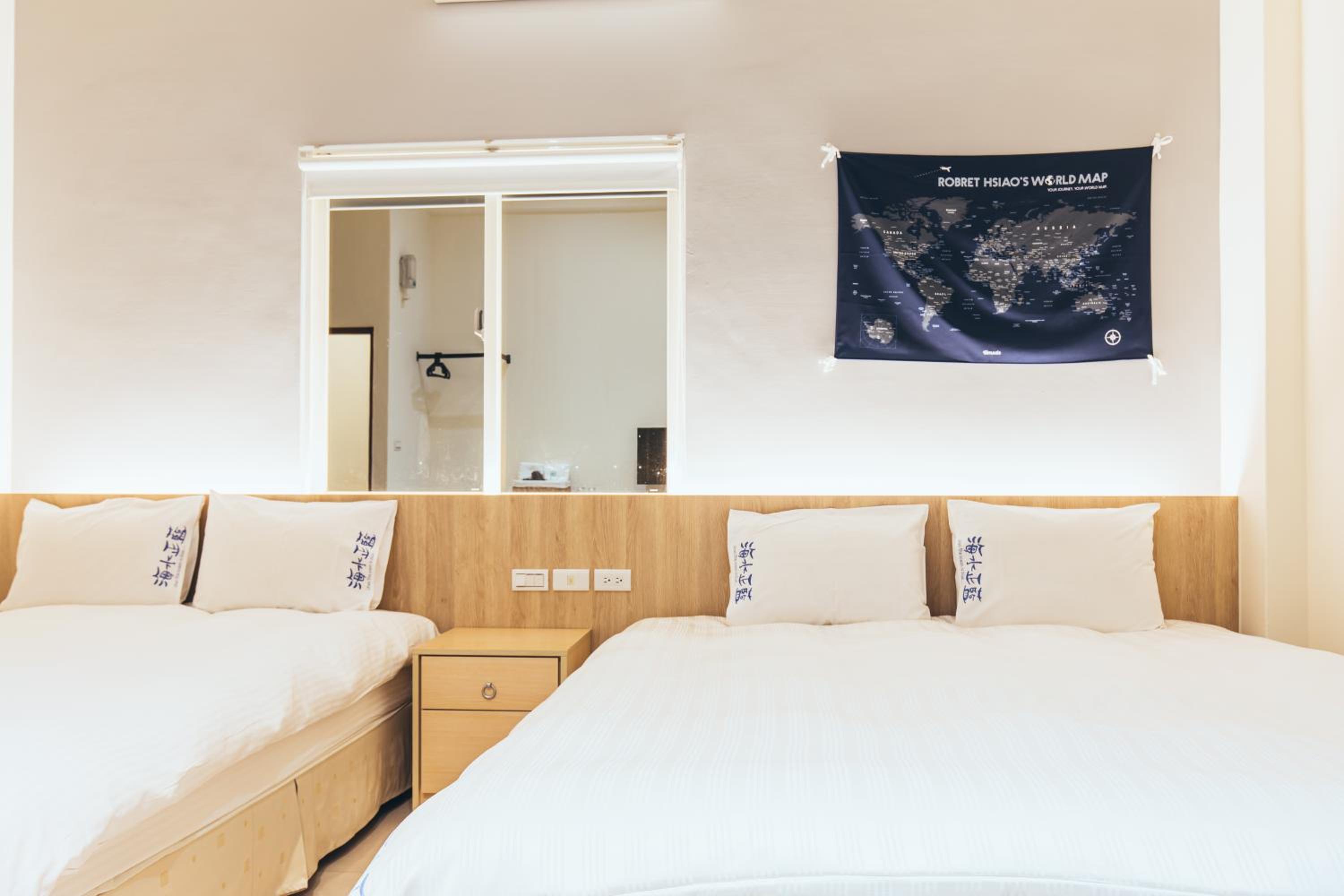 Quadruple Room with Balcony photo 2