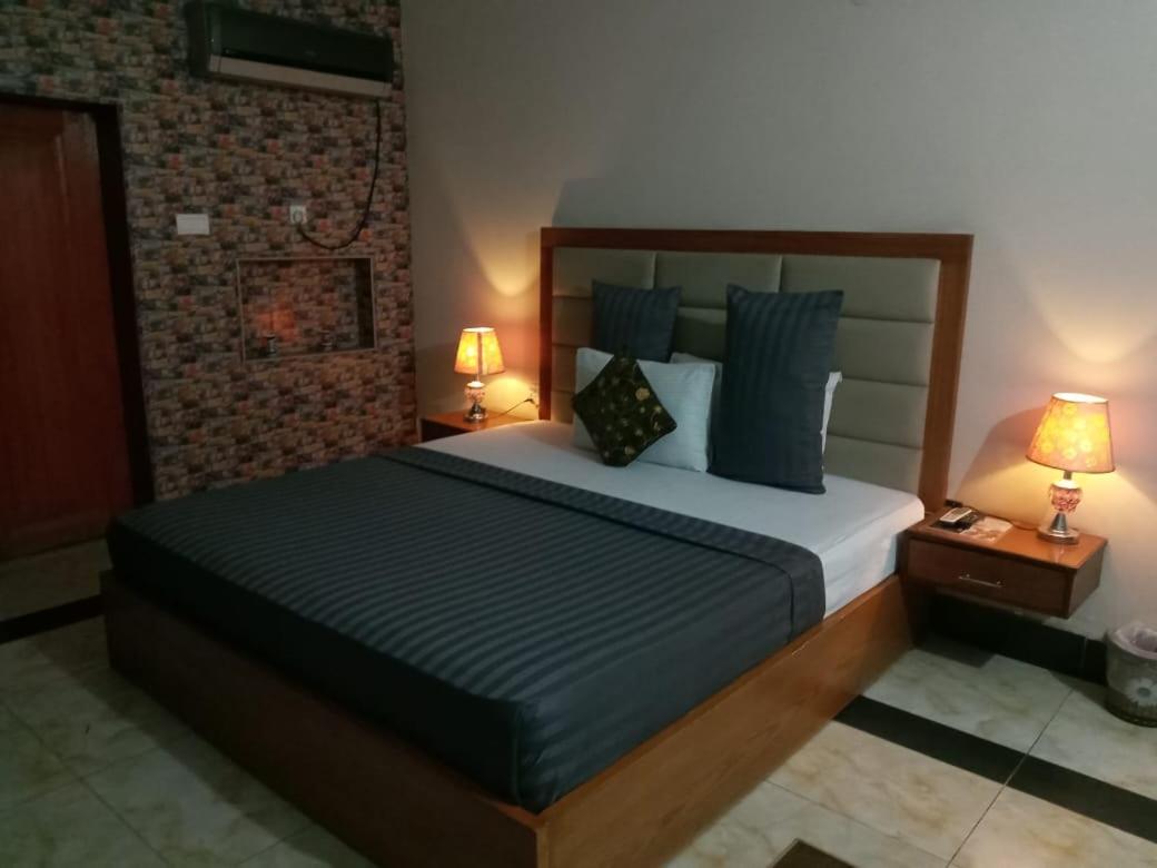 Deluxe Double Room - Photo 10
