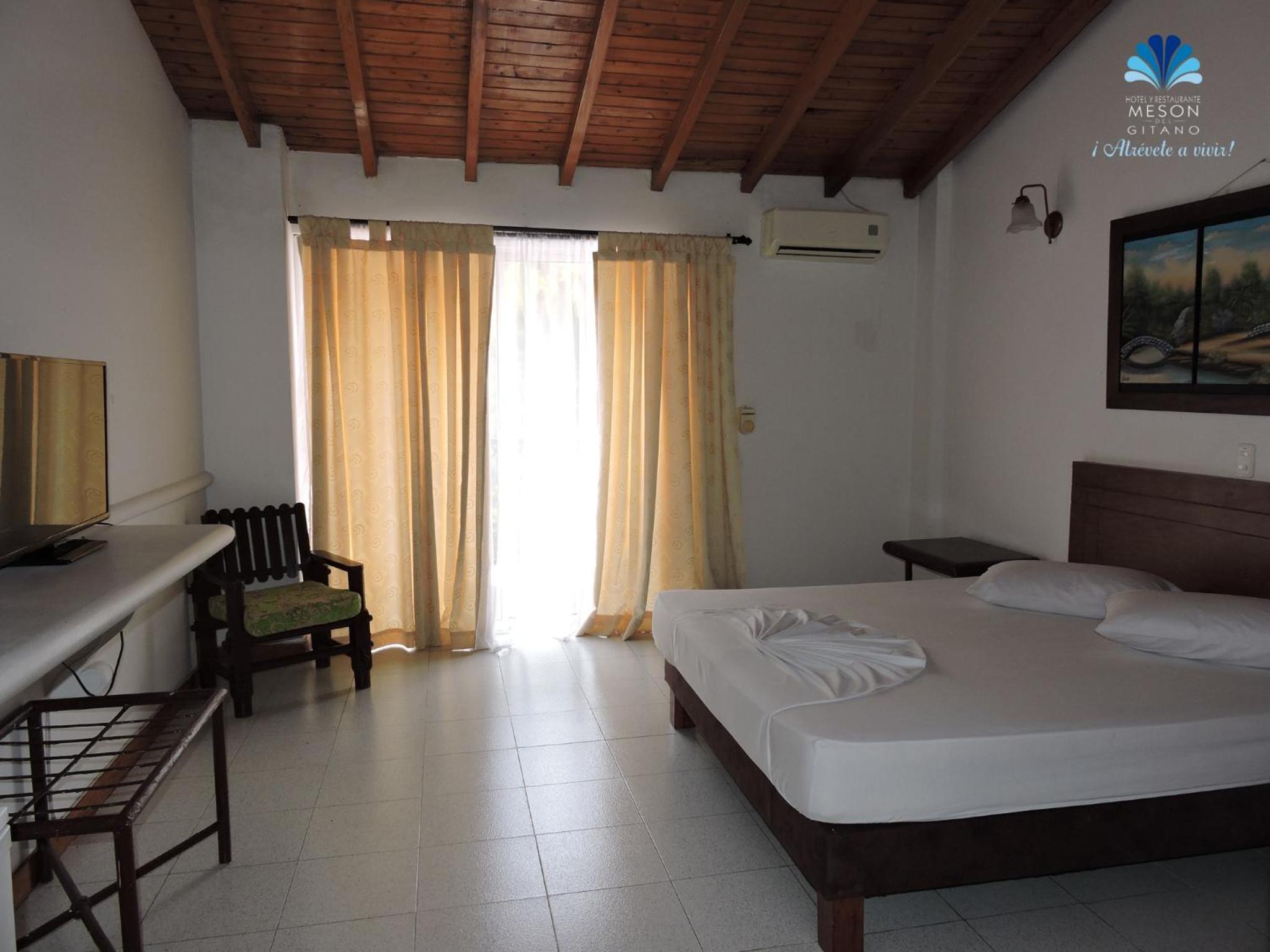 Double Room with Pool View photo 3