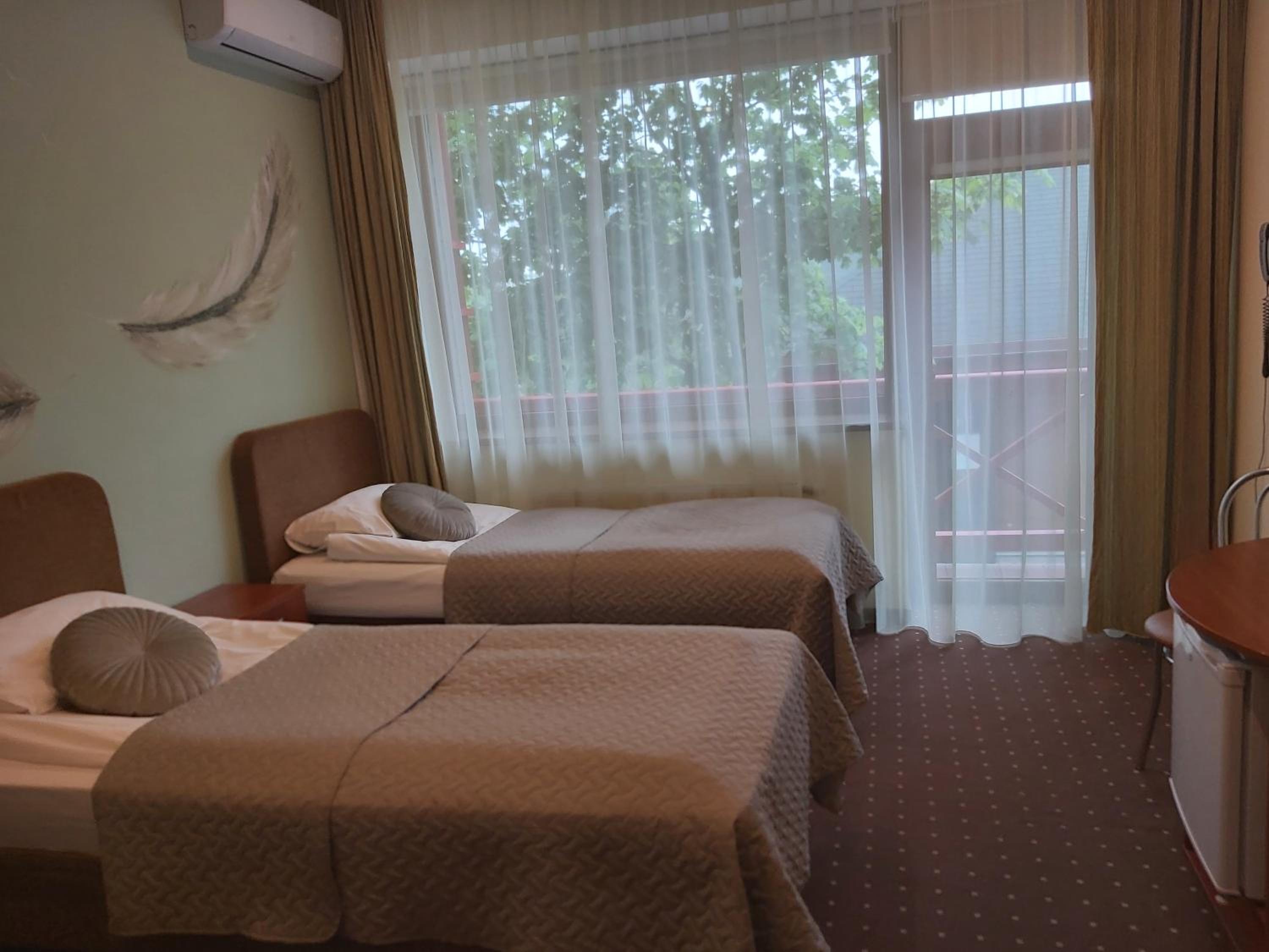 Double or Twin Room - Photo 12