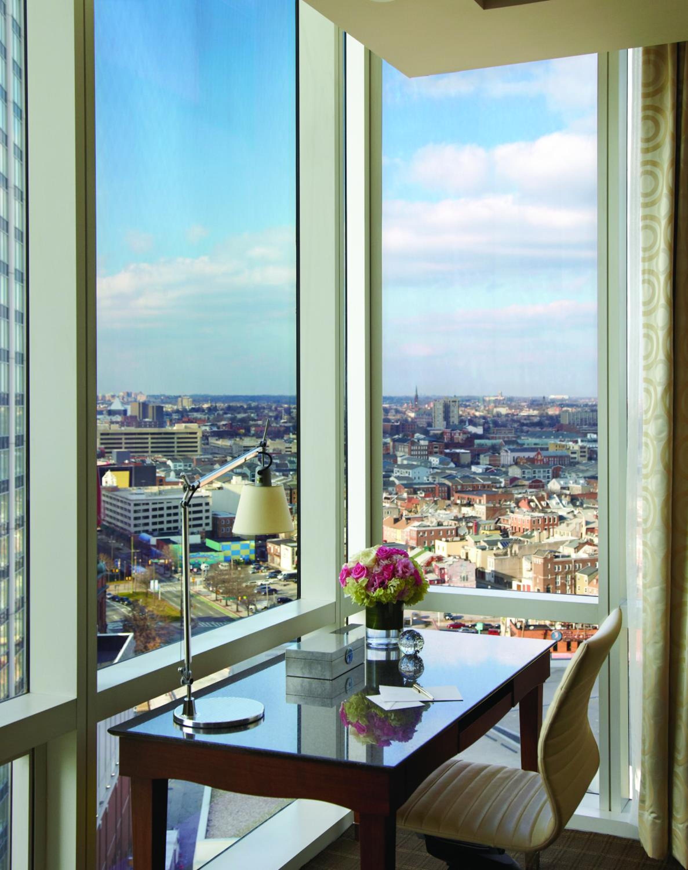 King Room with City View - Photo 3