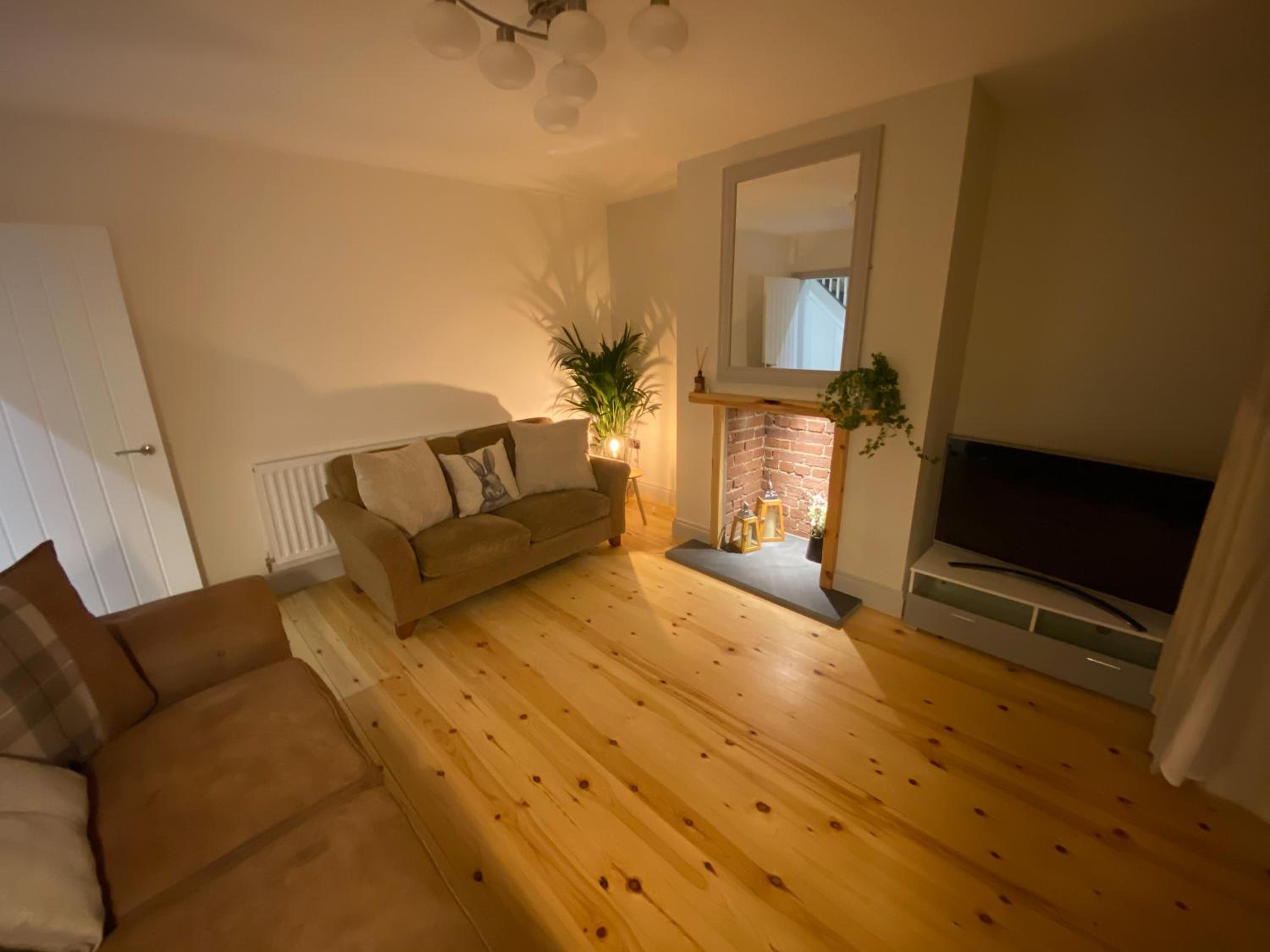 Three-Bedroom House - Photo 3