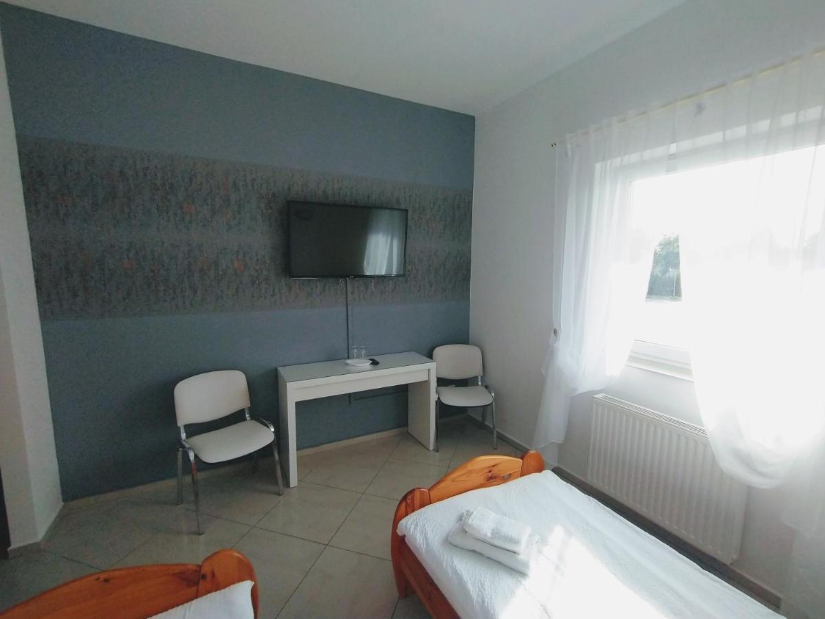 Standard Twin Room photo 3