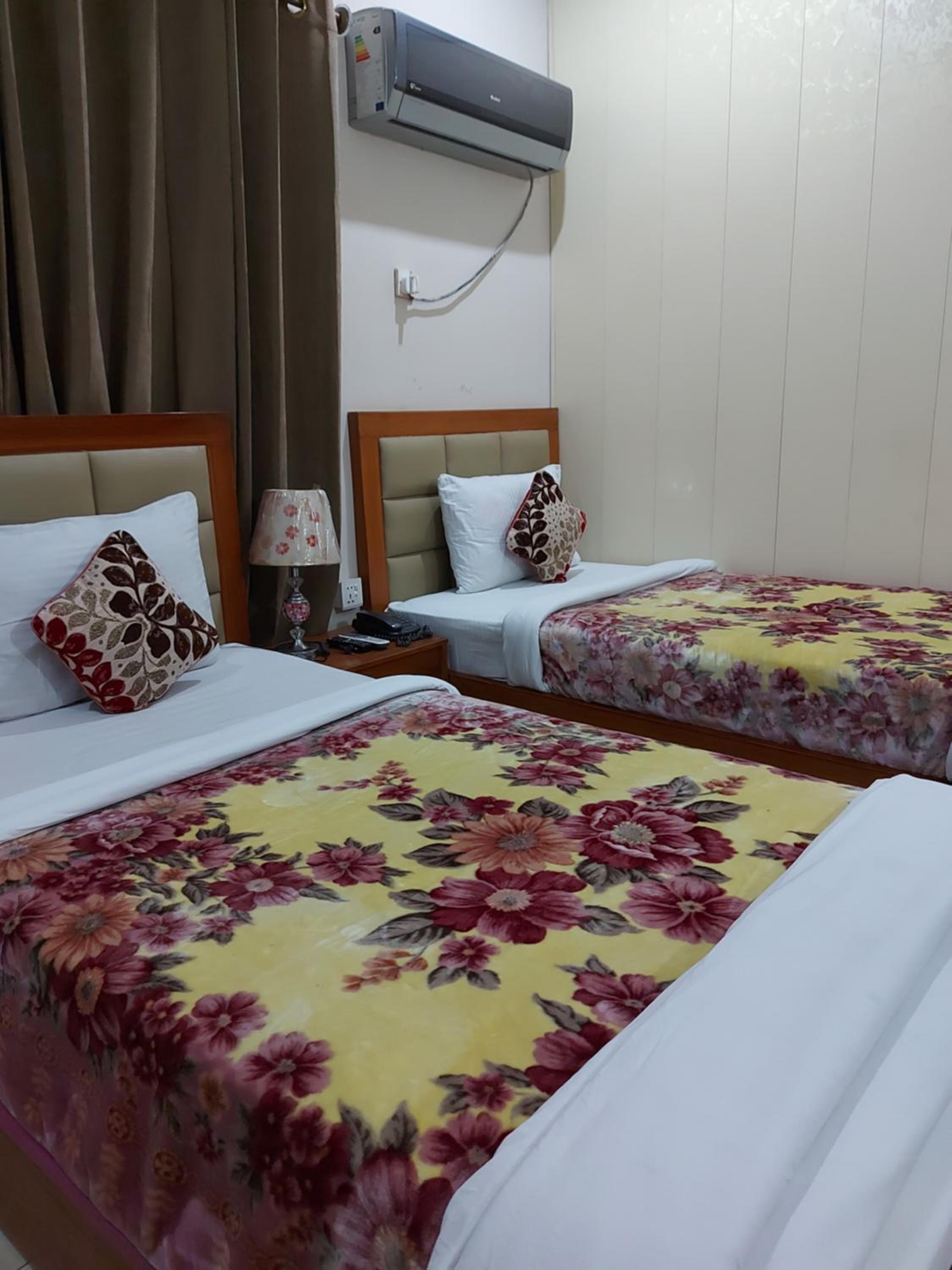 Deluxe Twin Room photo 2
