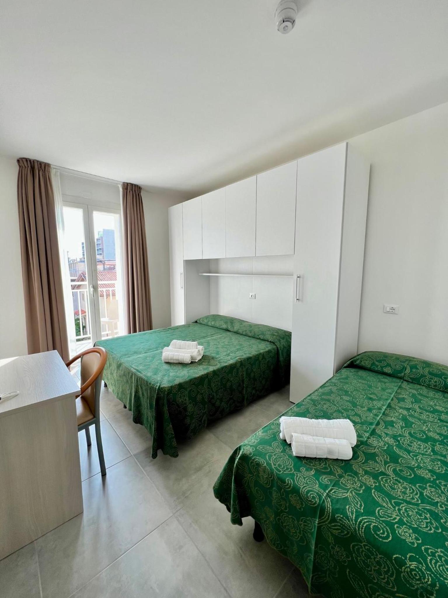 Triple Room with Beach Access - Photo 1