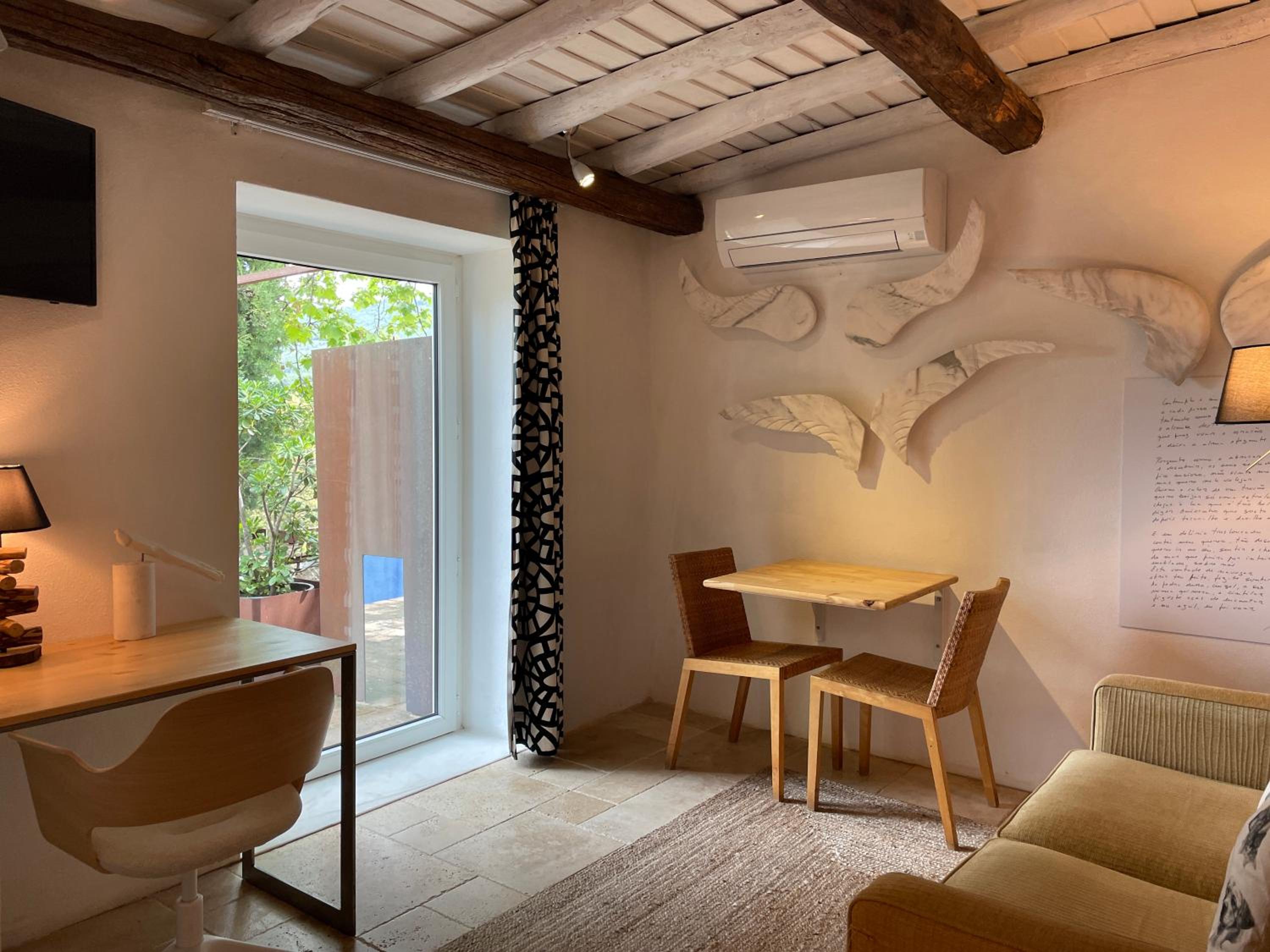 Studio Apartment - Photo 16