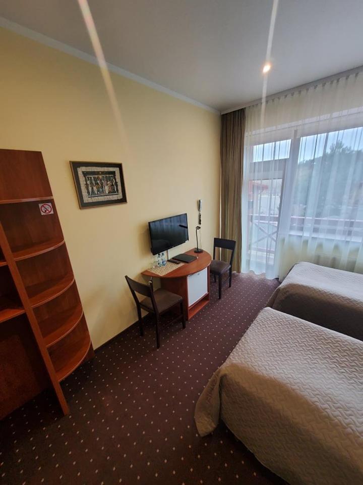 Double or Twin Room - Photo 19