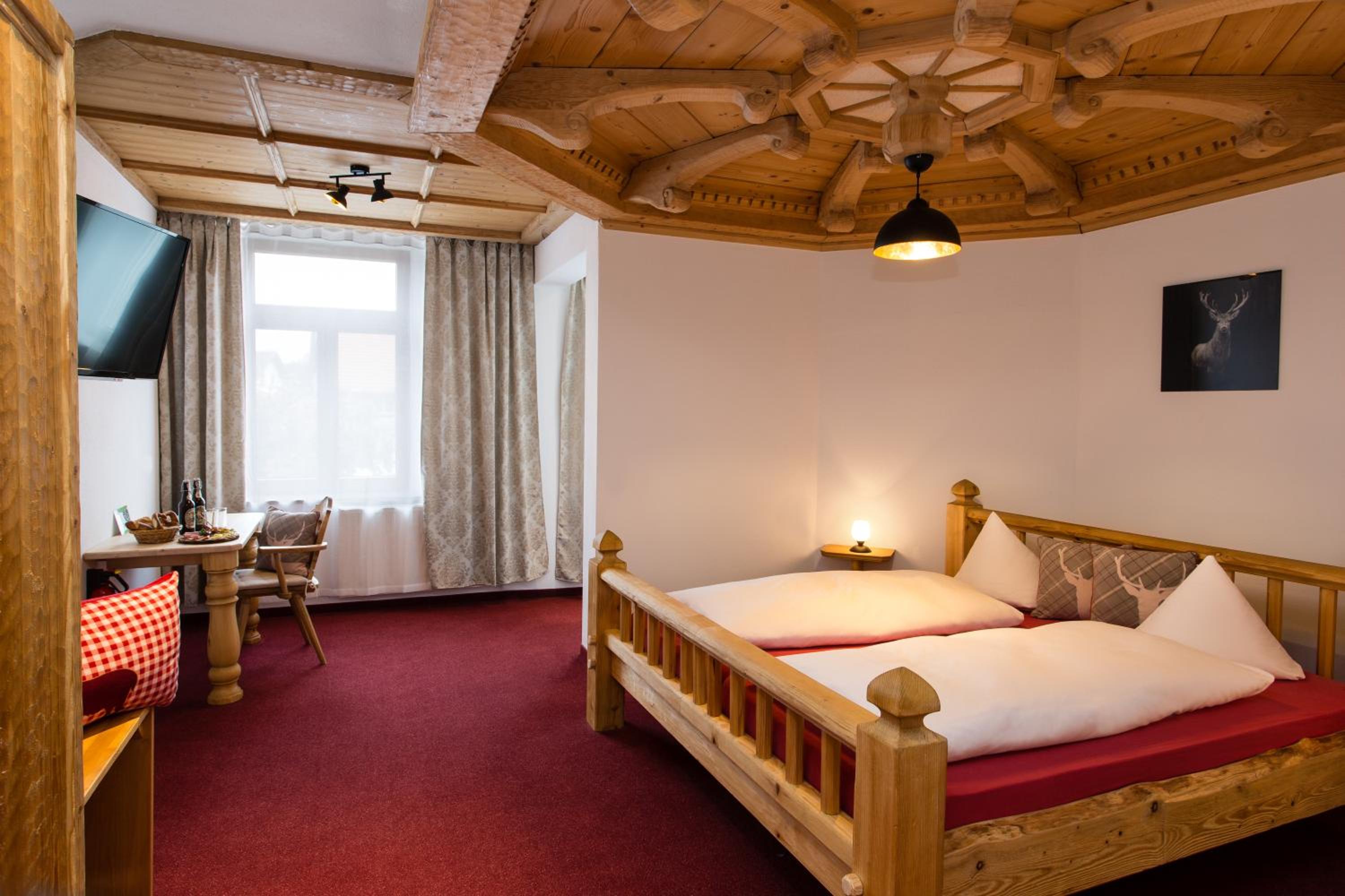 Quadruple Room with Private Bathroom photo 3