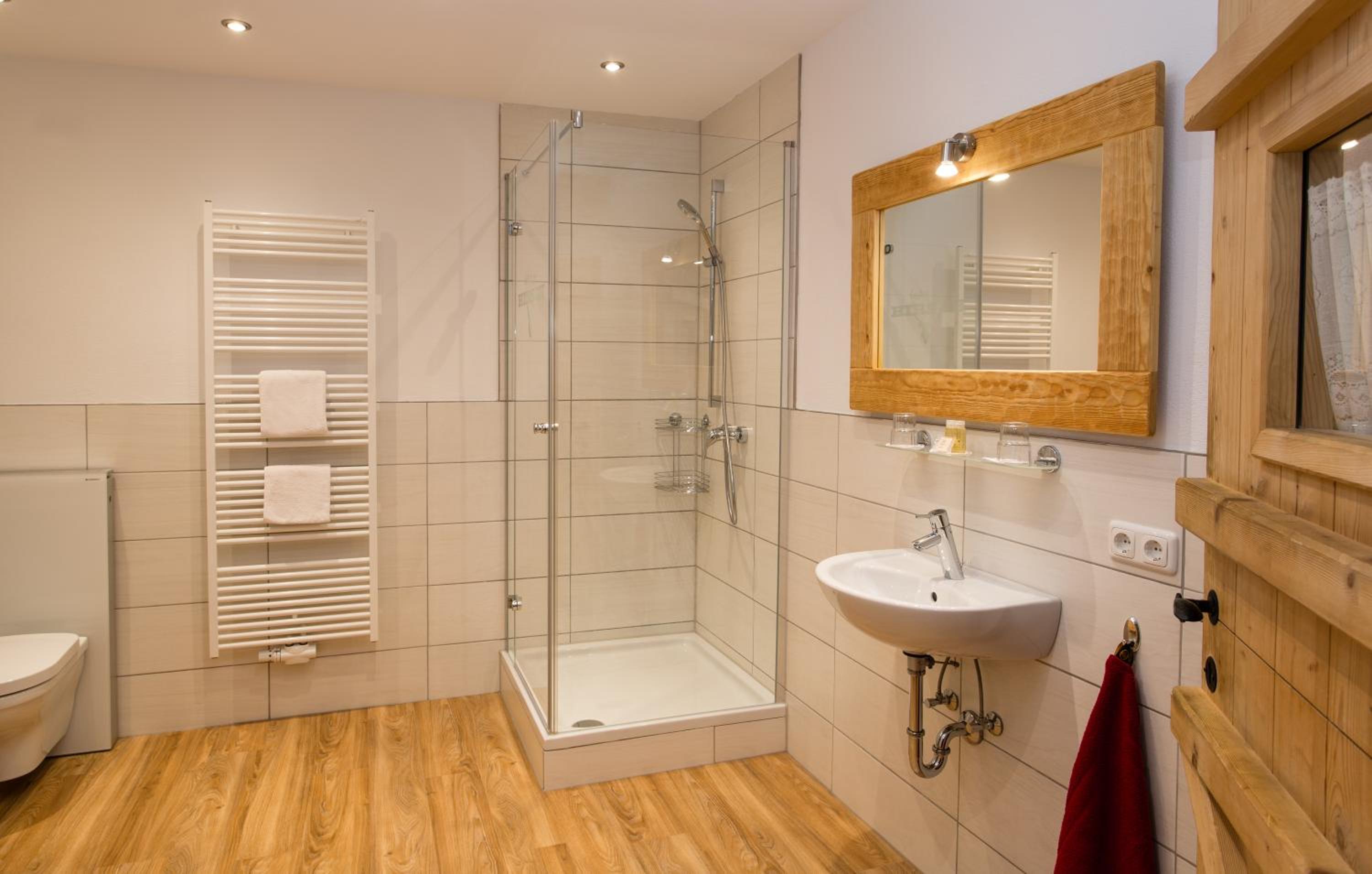 Quadruple Room with Private Bathroom photo 2