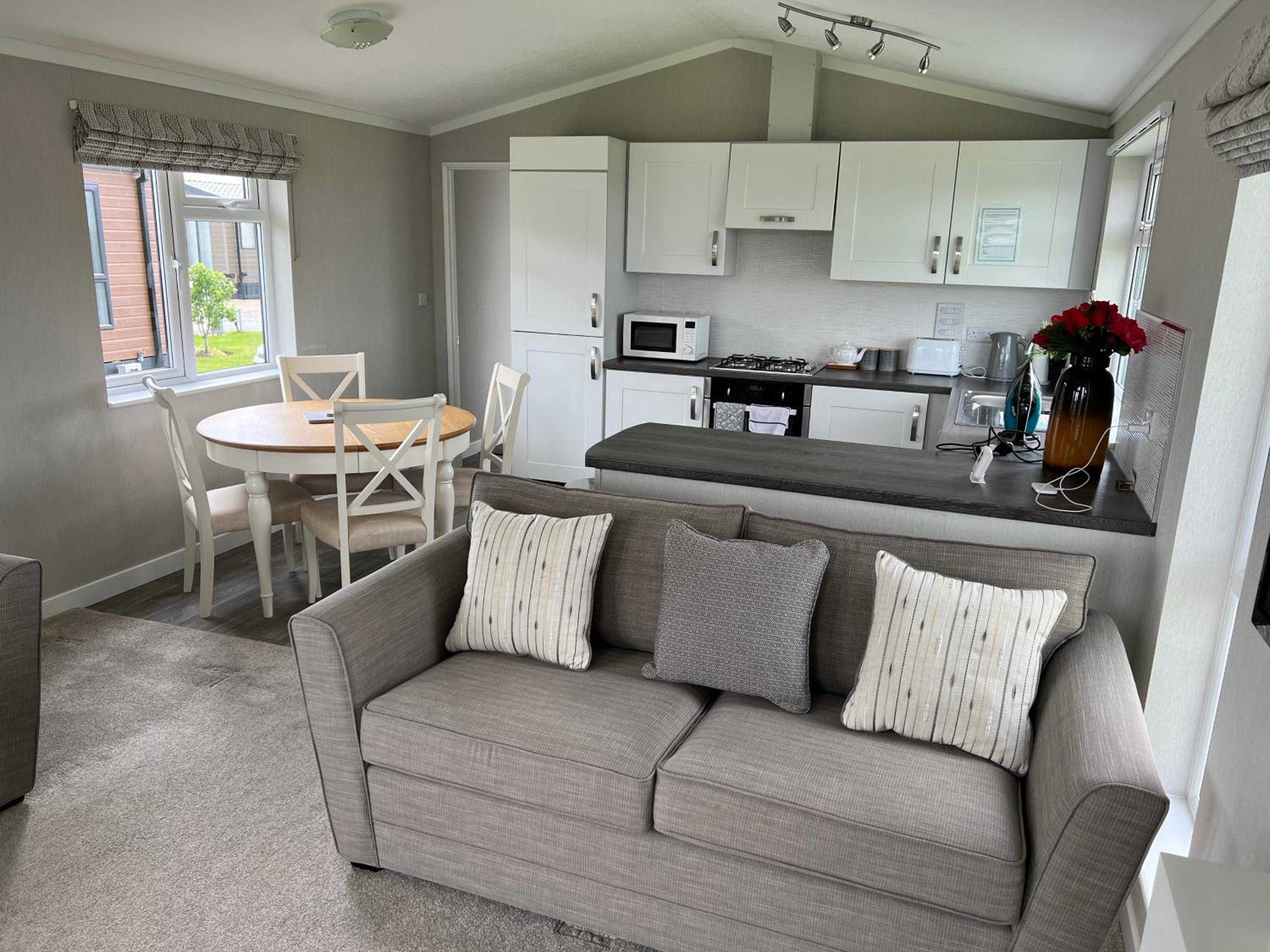 Two-Bedroom House photo 2