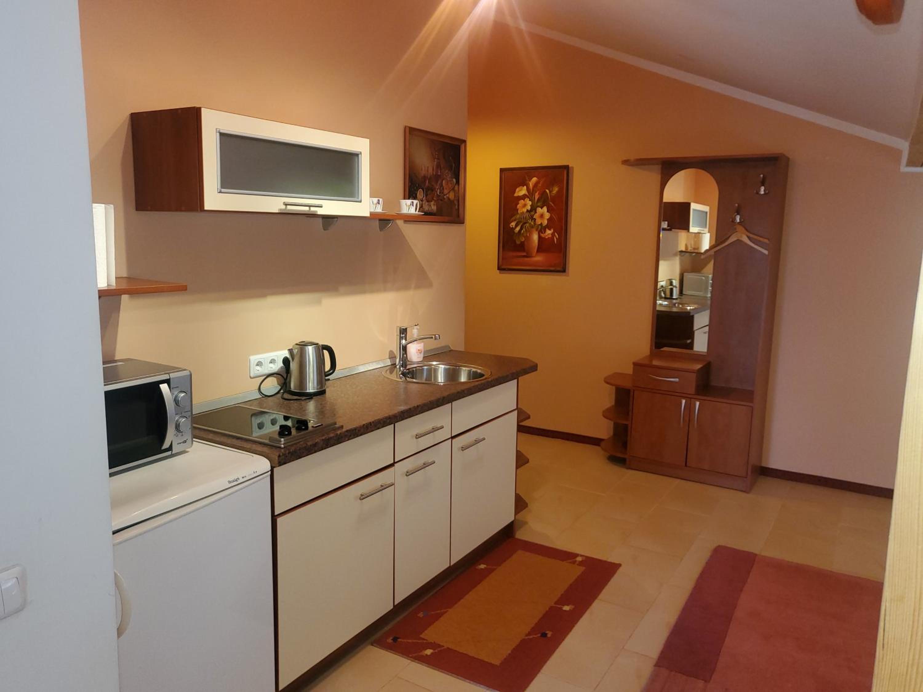 Deluxe Triple Room - Photo 13