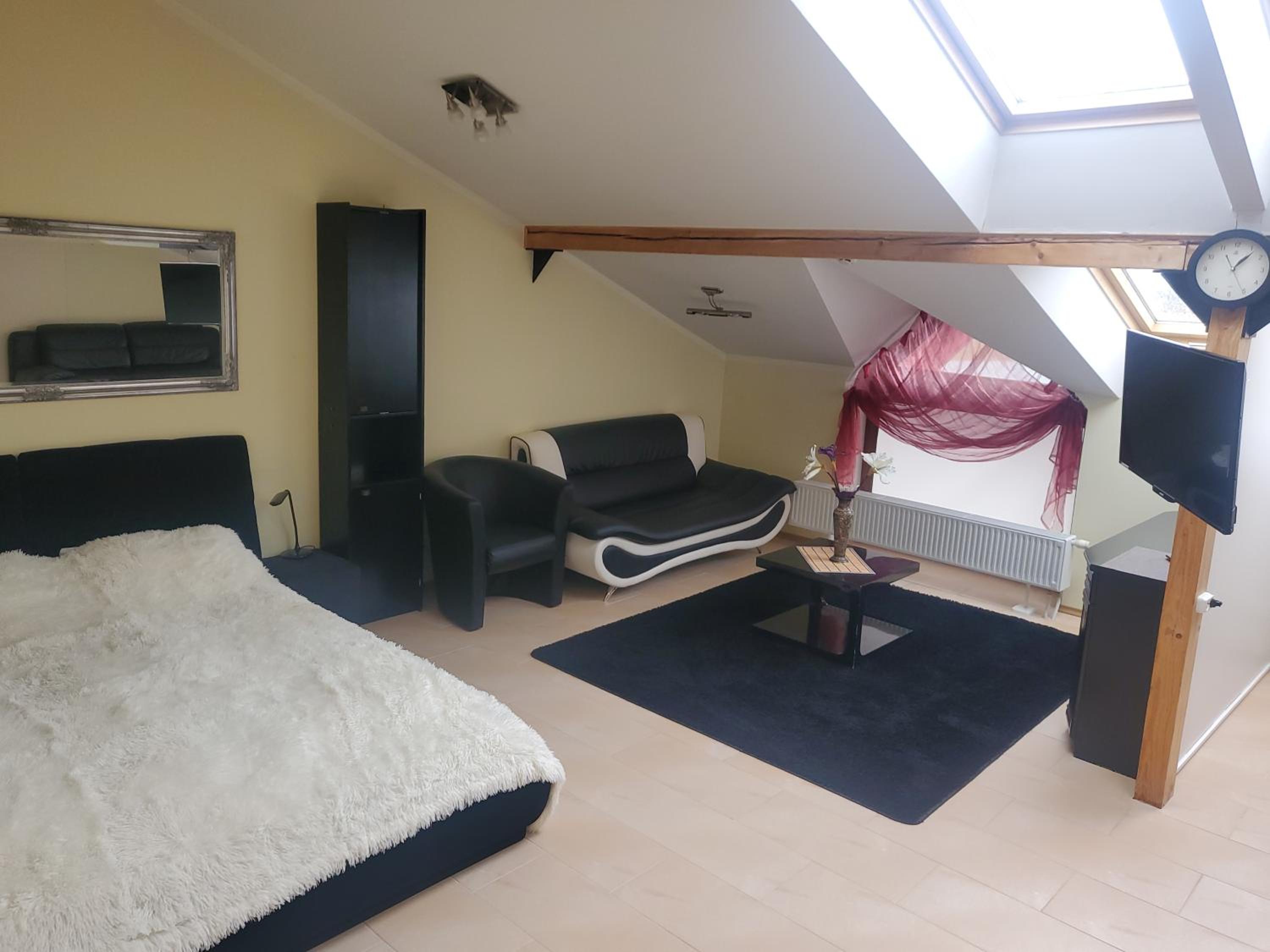 Deluxe Triple Room - Photo 12