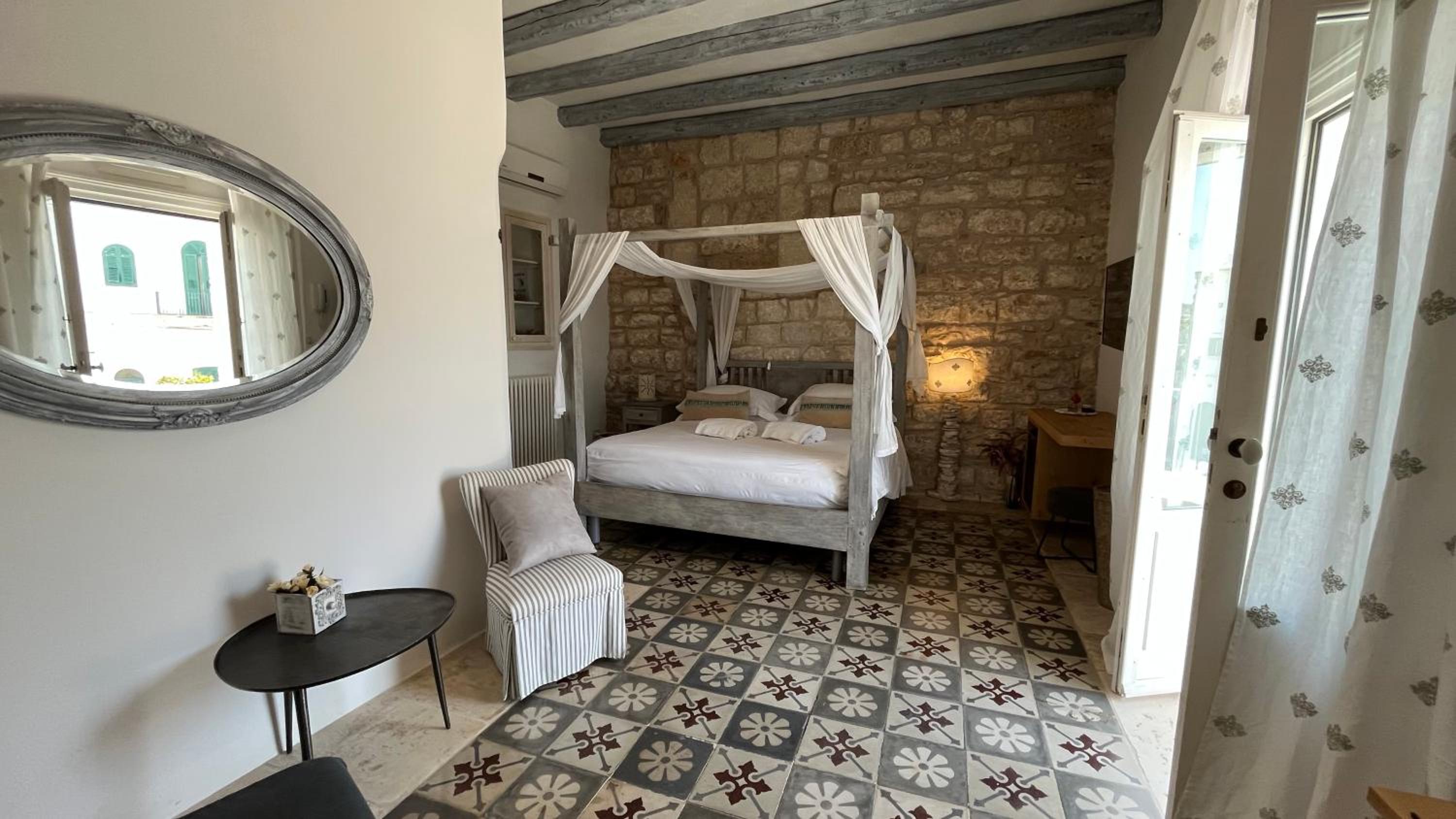 Quarto Queen com Sofá-cama