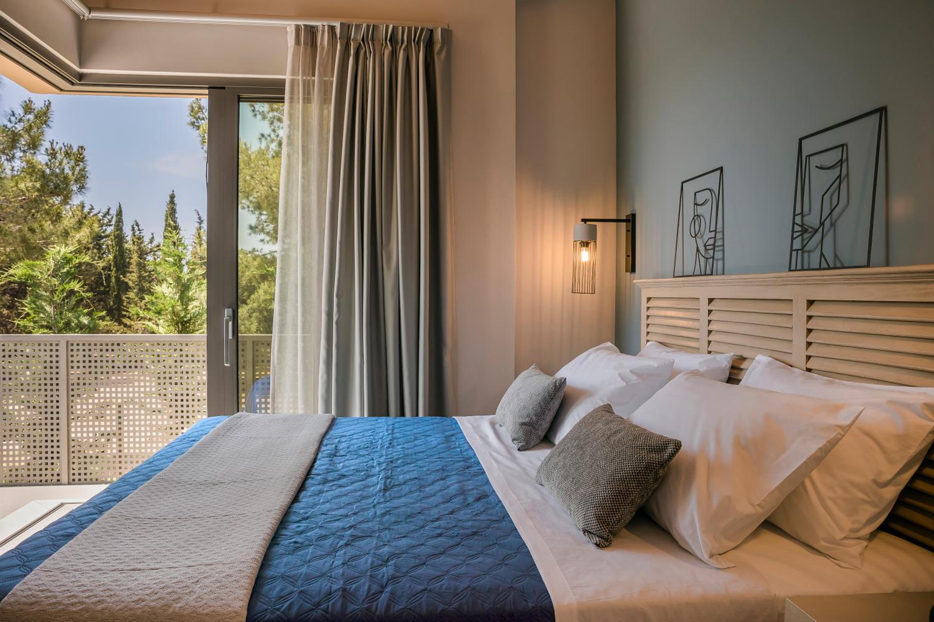 Three-Bedroom Villa photo 2