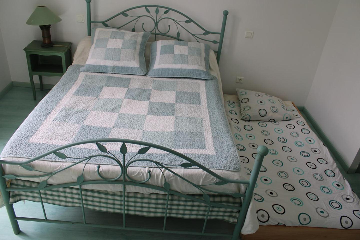 Deluxe Room (2 Adults + 1 Child) - Photo 1