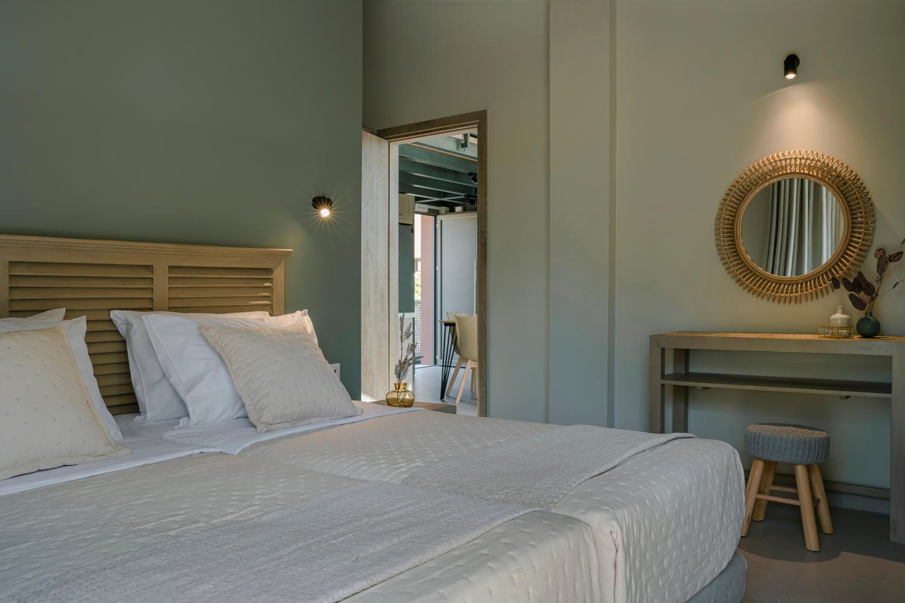 Three-Bedroom Villa photo 2