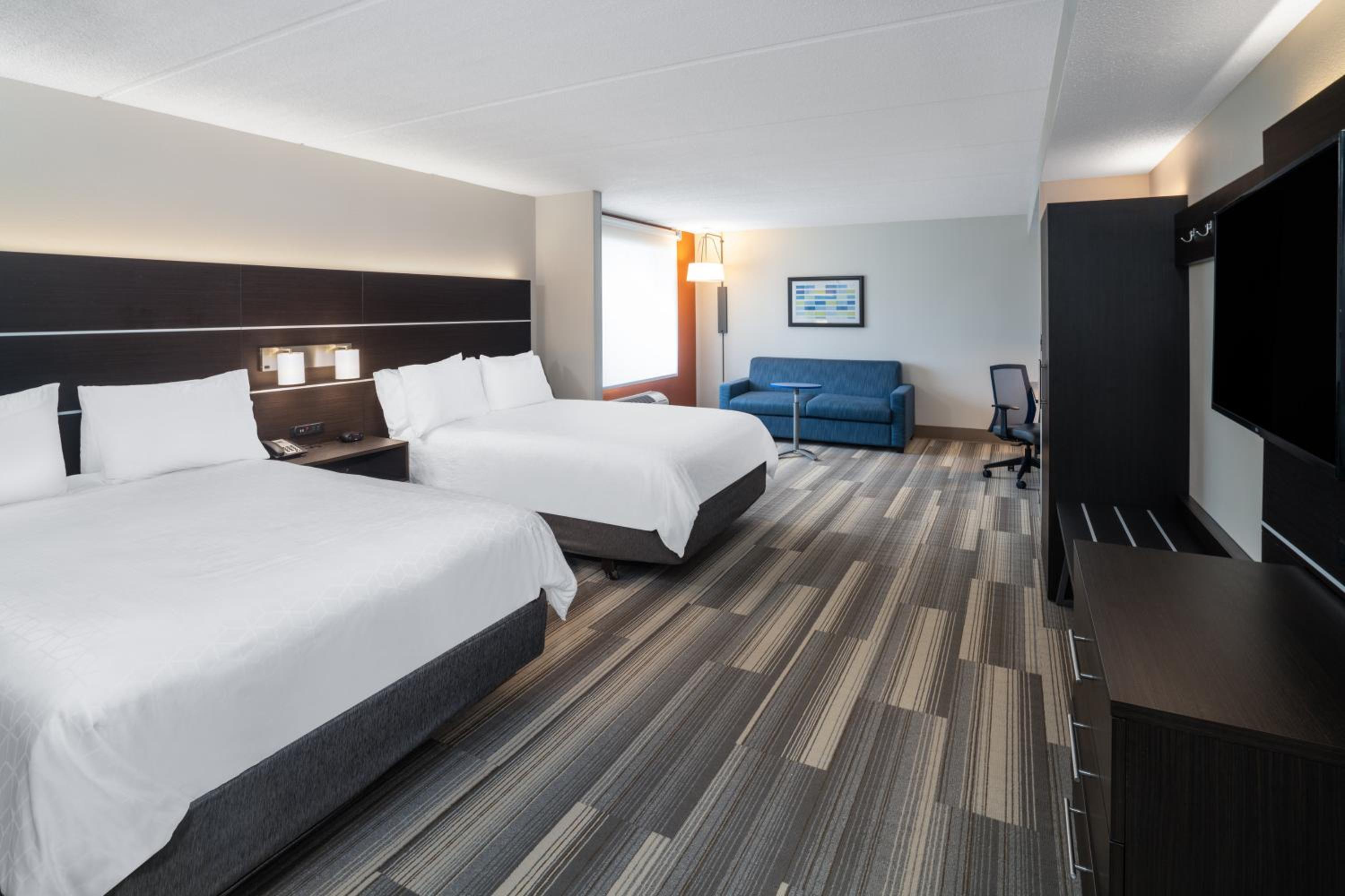 Suite with Two Queen Beds - Photo 5