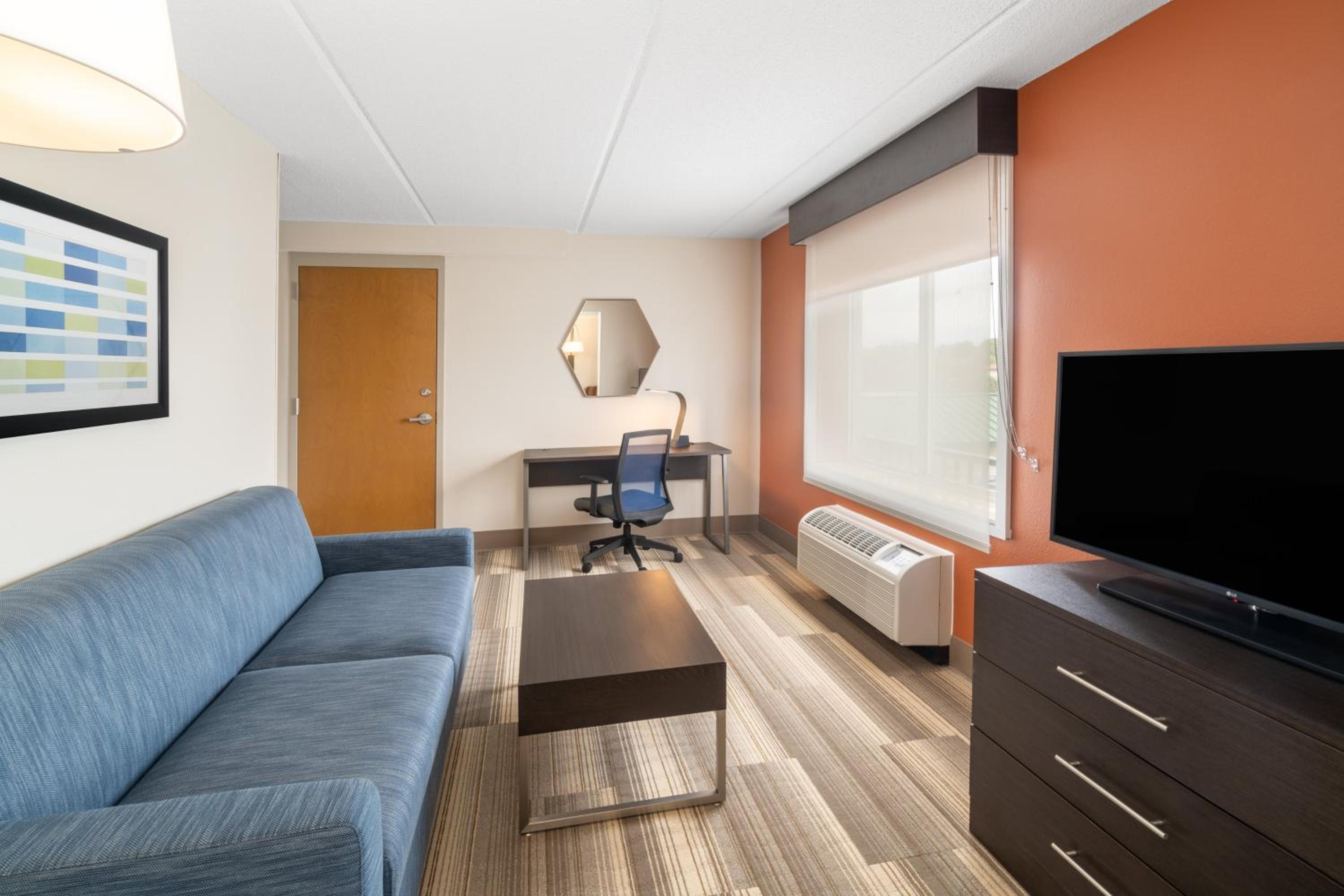 One-Bedroom King Suite - Photo 1