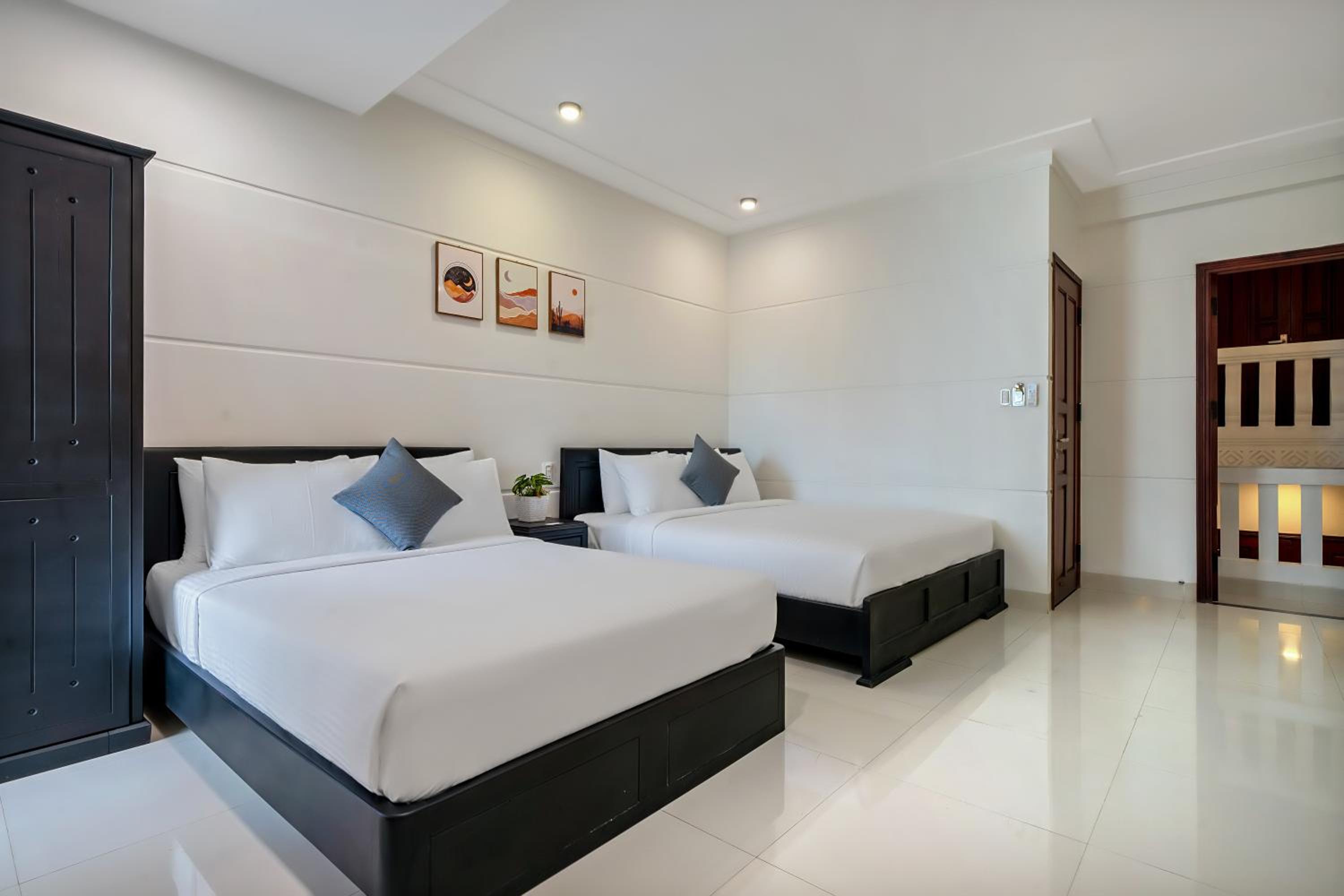 Deluxe Family Room
