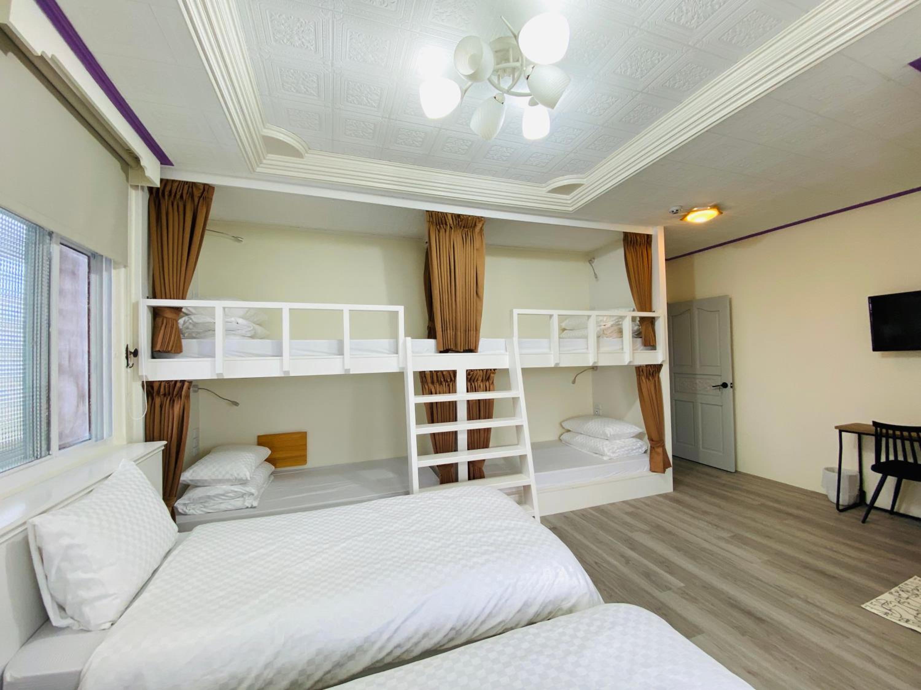 Family Suite with Balcony photo 1
