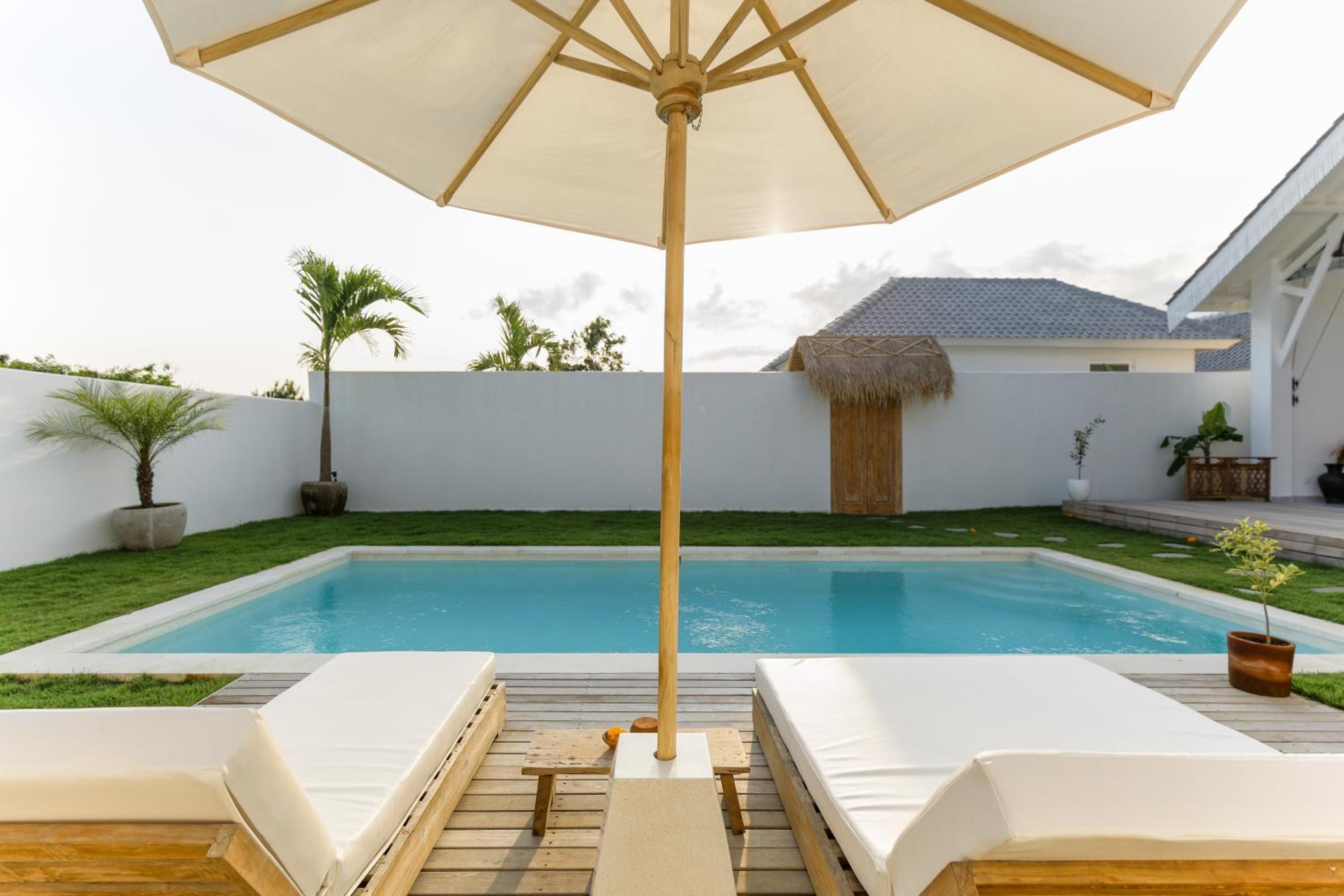 Three-Bedroom Villa - Photo 8