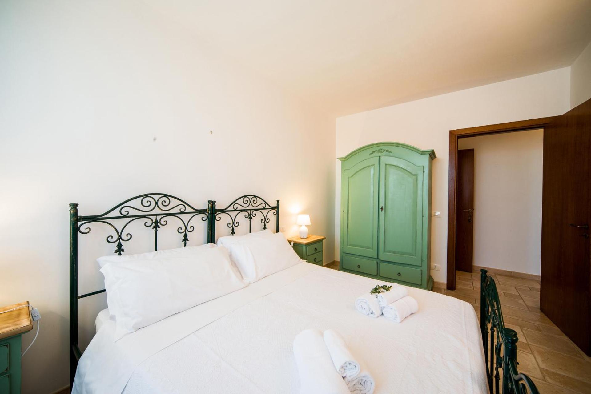 Two-Bedroom Suite - Photo 4