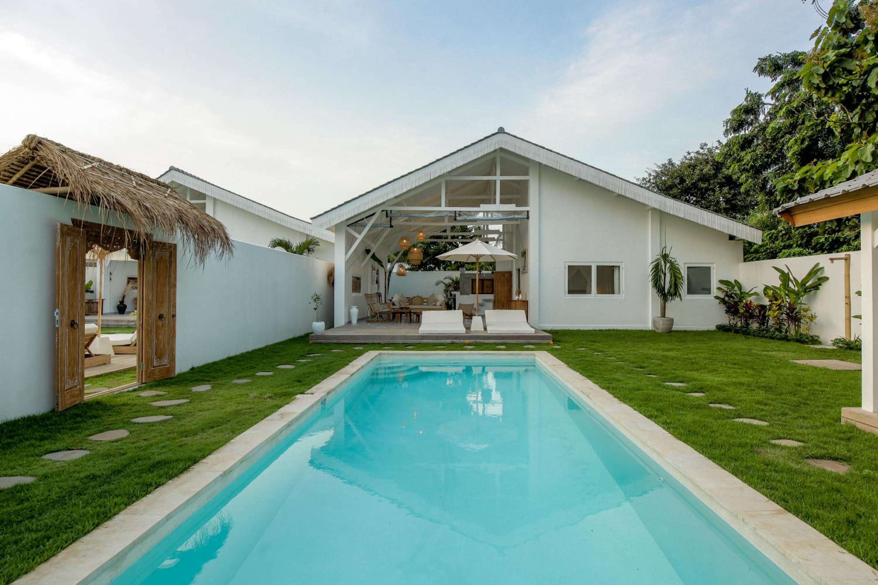 Three-Bedroom Villa - Photo 11