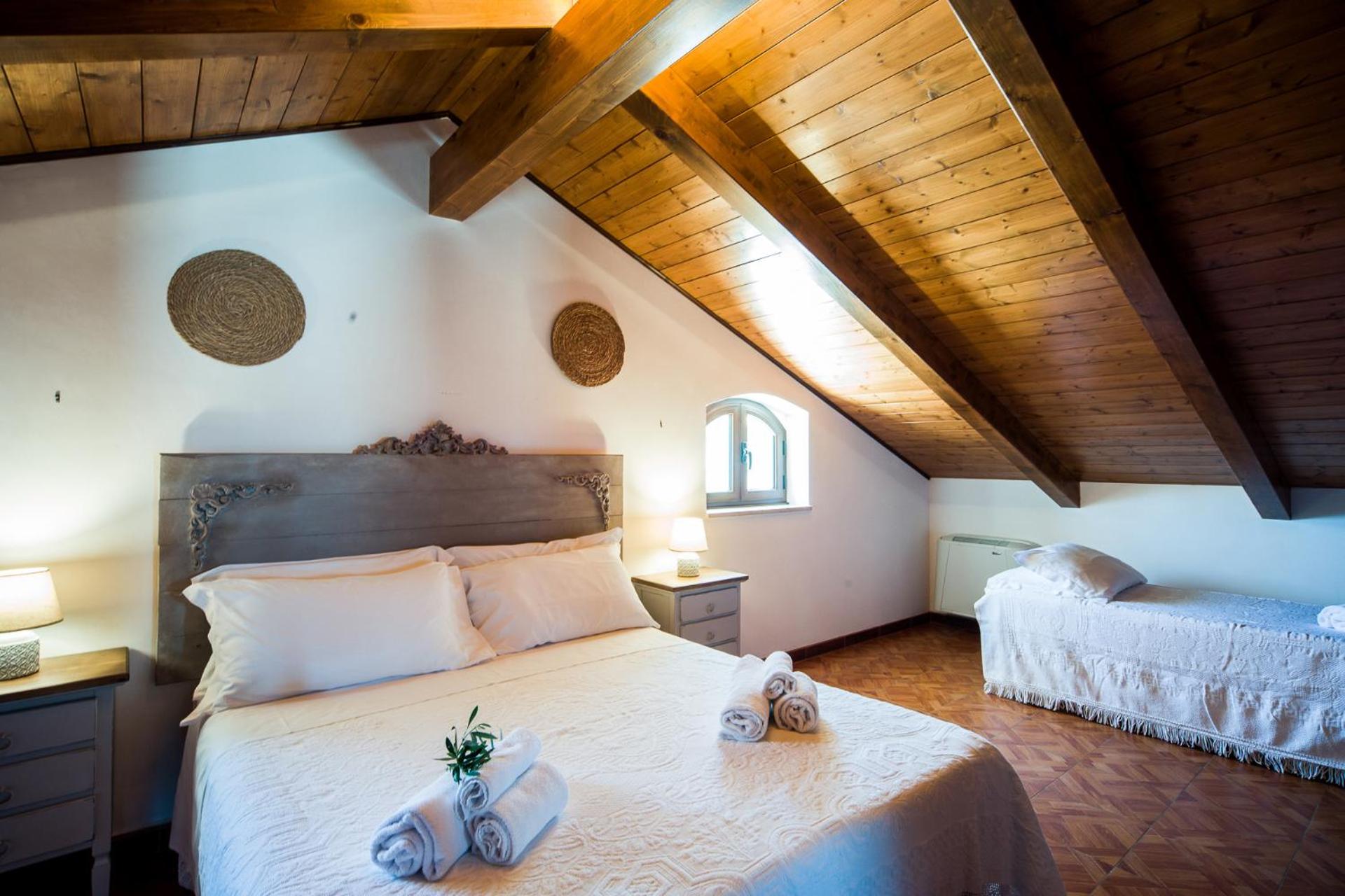 Deluxe King Suite - Photo 3
