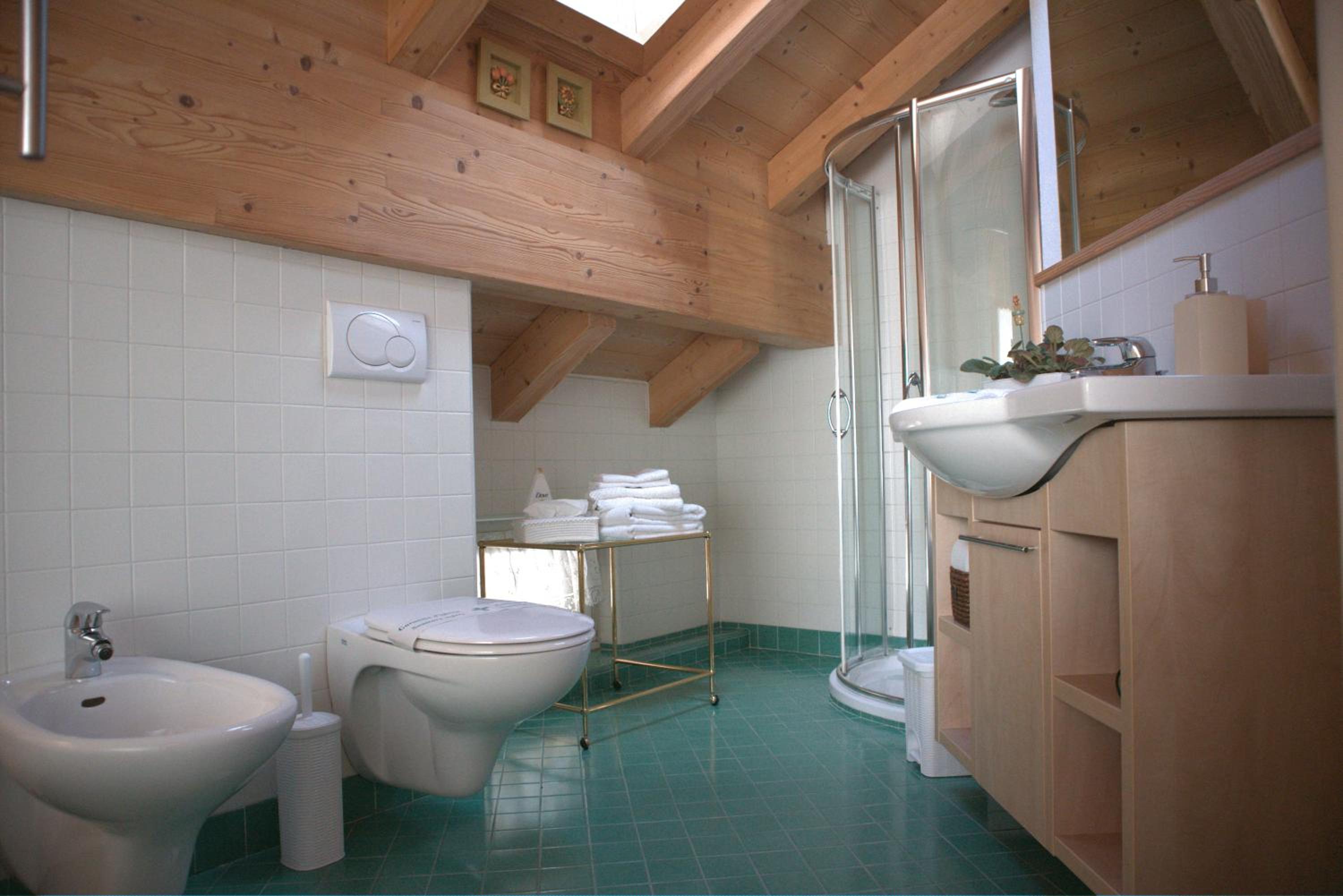 Large Double Room - Photo 5
