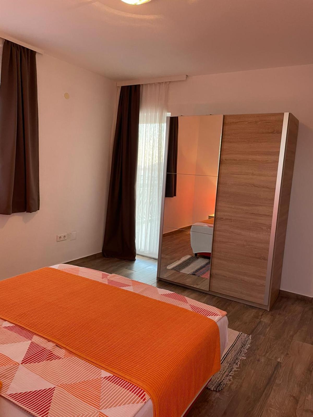 One-Bedroom Apartment - Photo 7