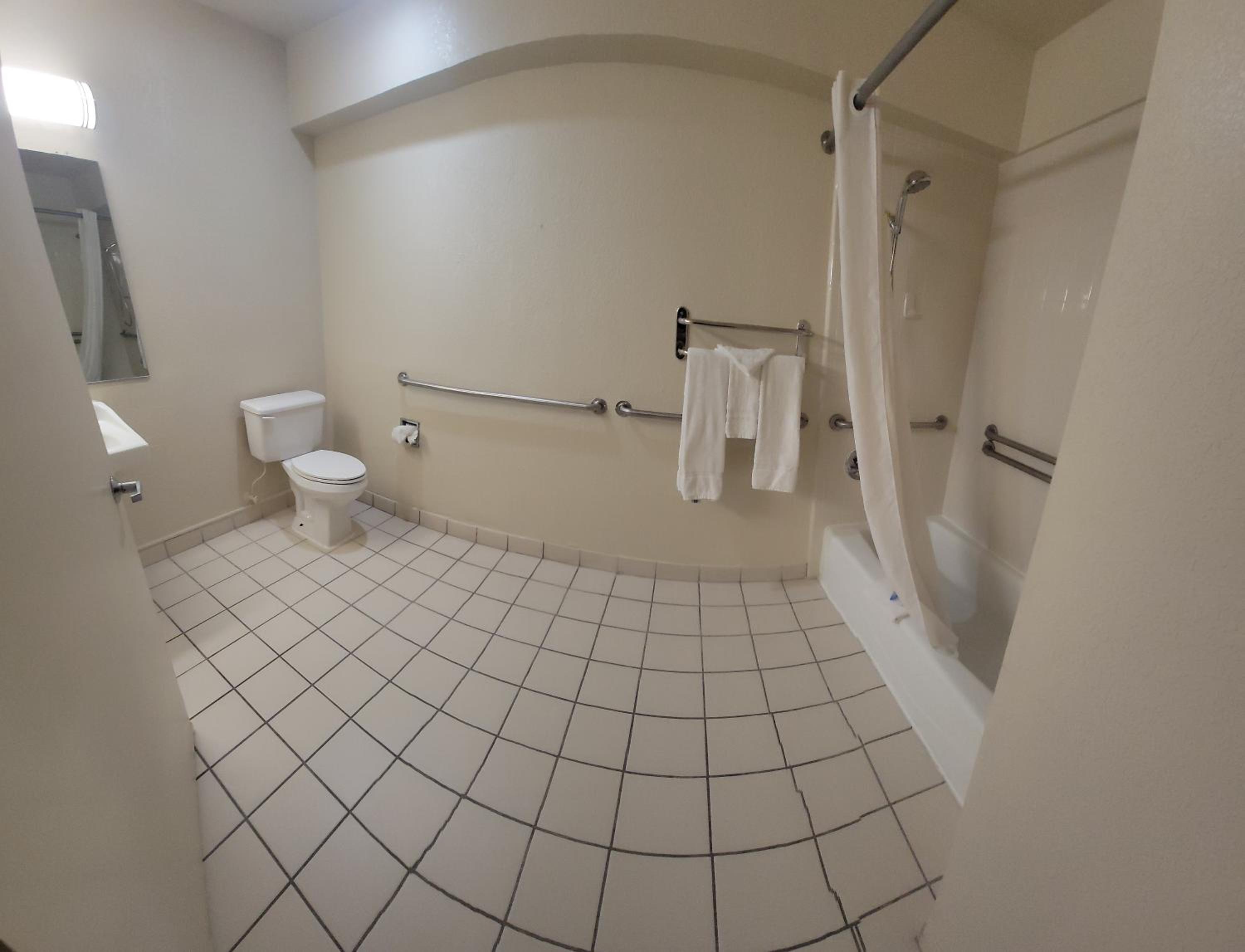 King Room - Disability Access/Non-Smoking photo 3