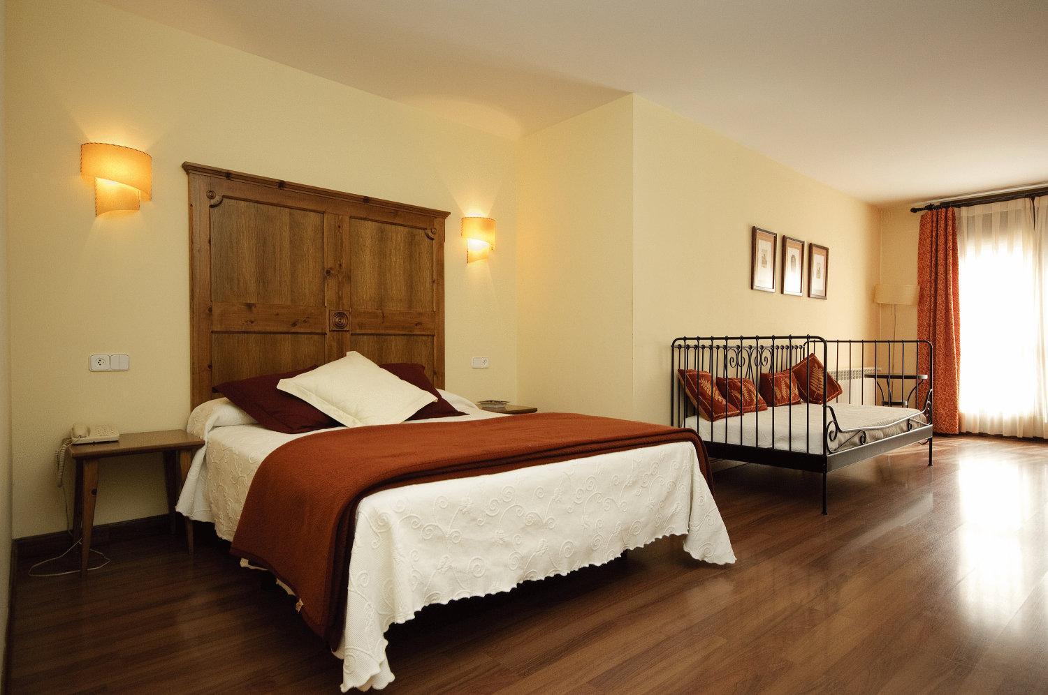 Triple Room (2 Adults + 1 Child) photo 3