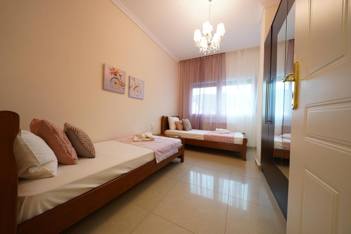 Two-Bedroom House photo 2
