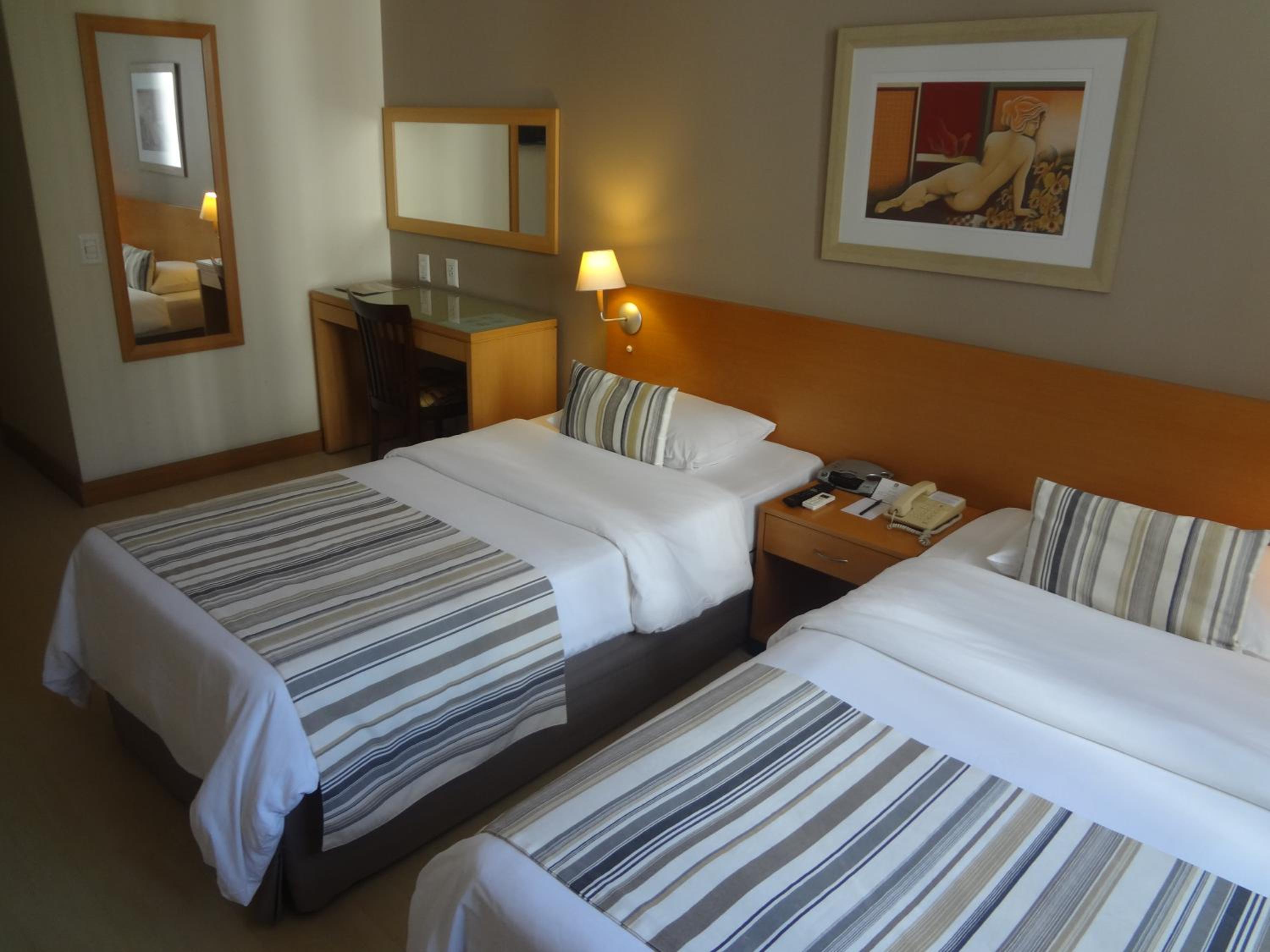 Suite - Photo 1
