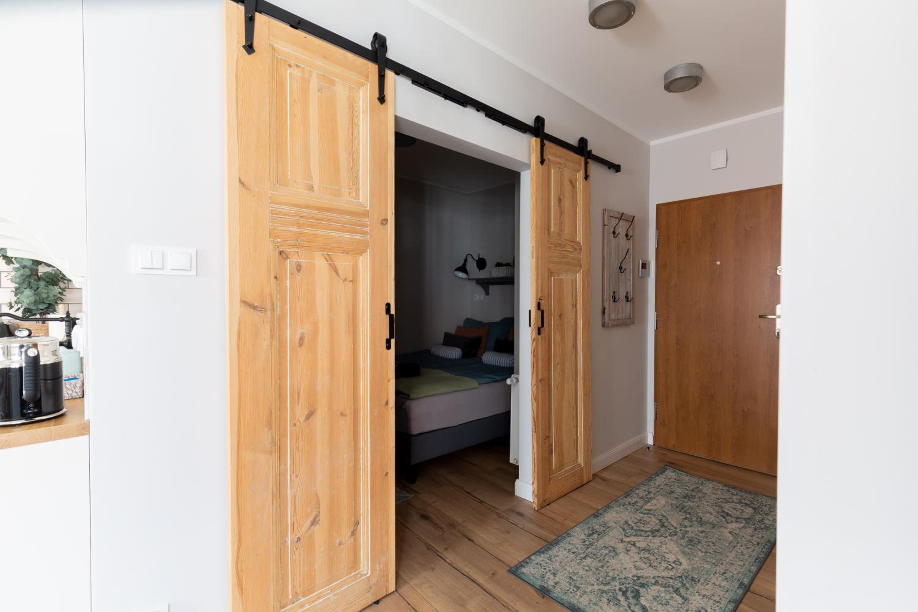 One-Bedroom Apartment - Photo 12