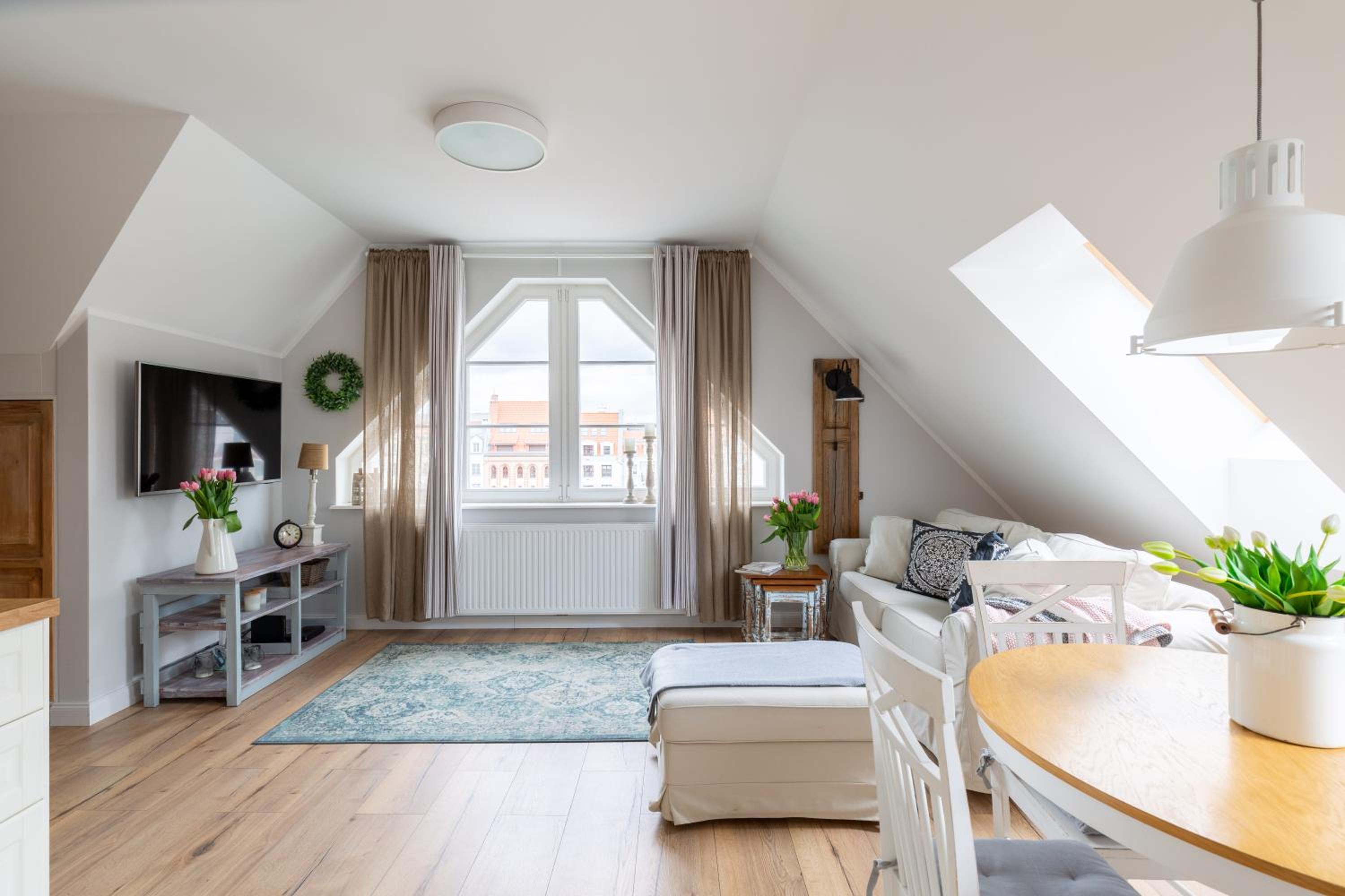 One-Bedroom Apartment - Photo 14