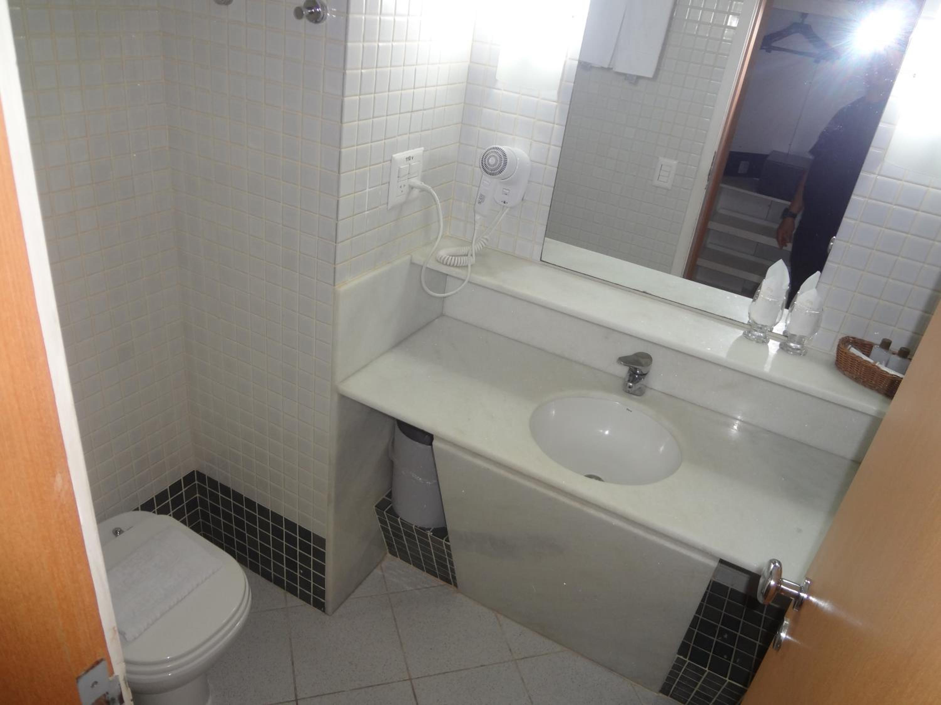 Standard Twin Room - Photo 2