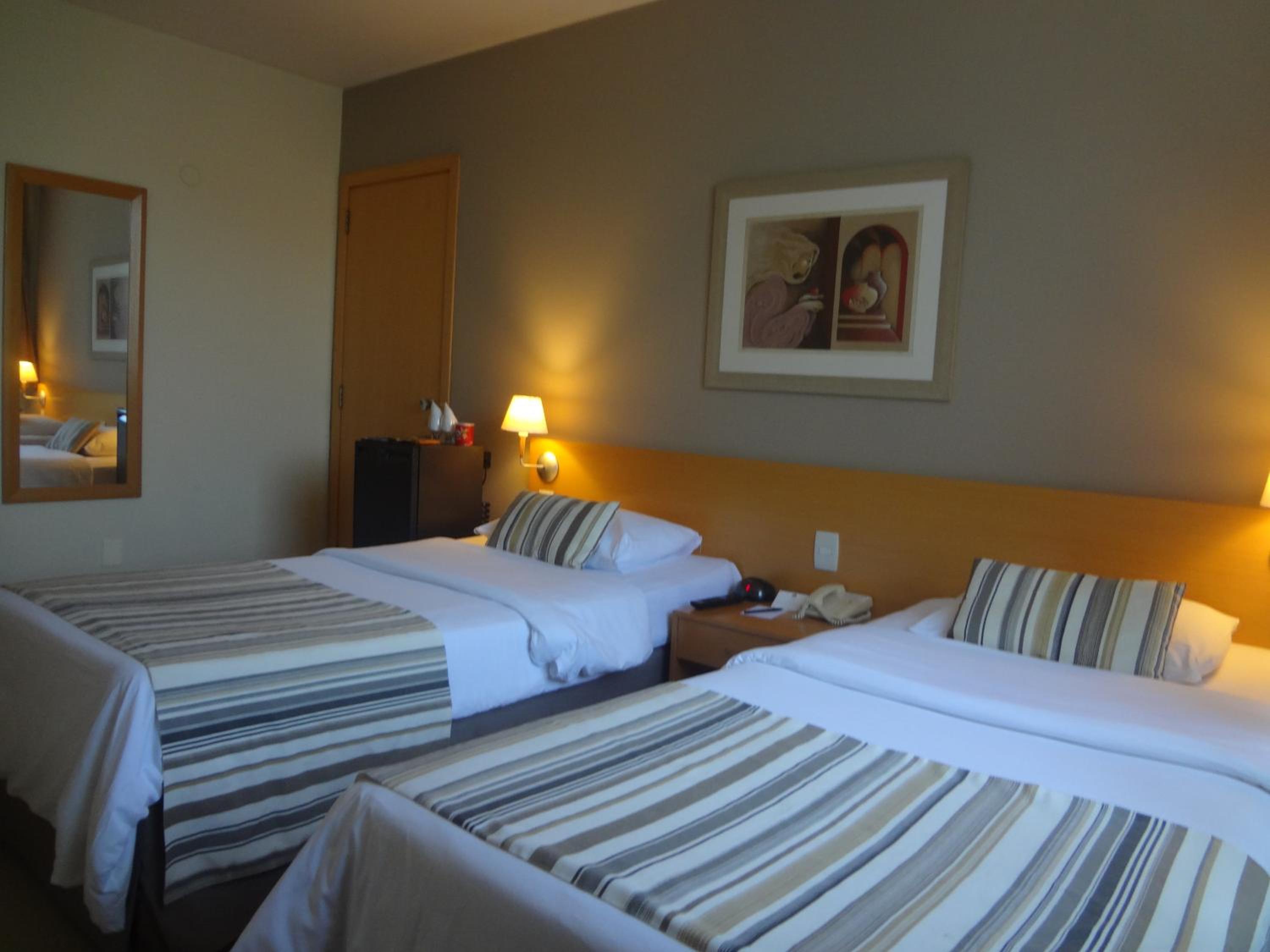 Standard Twin Room - Photo 3