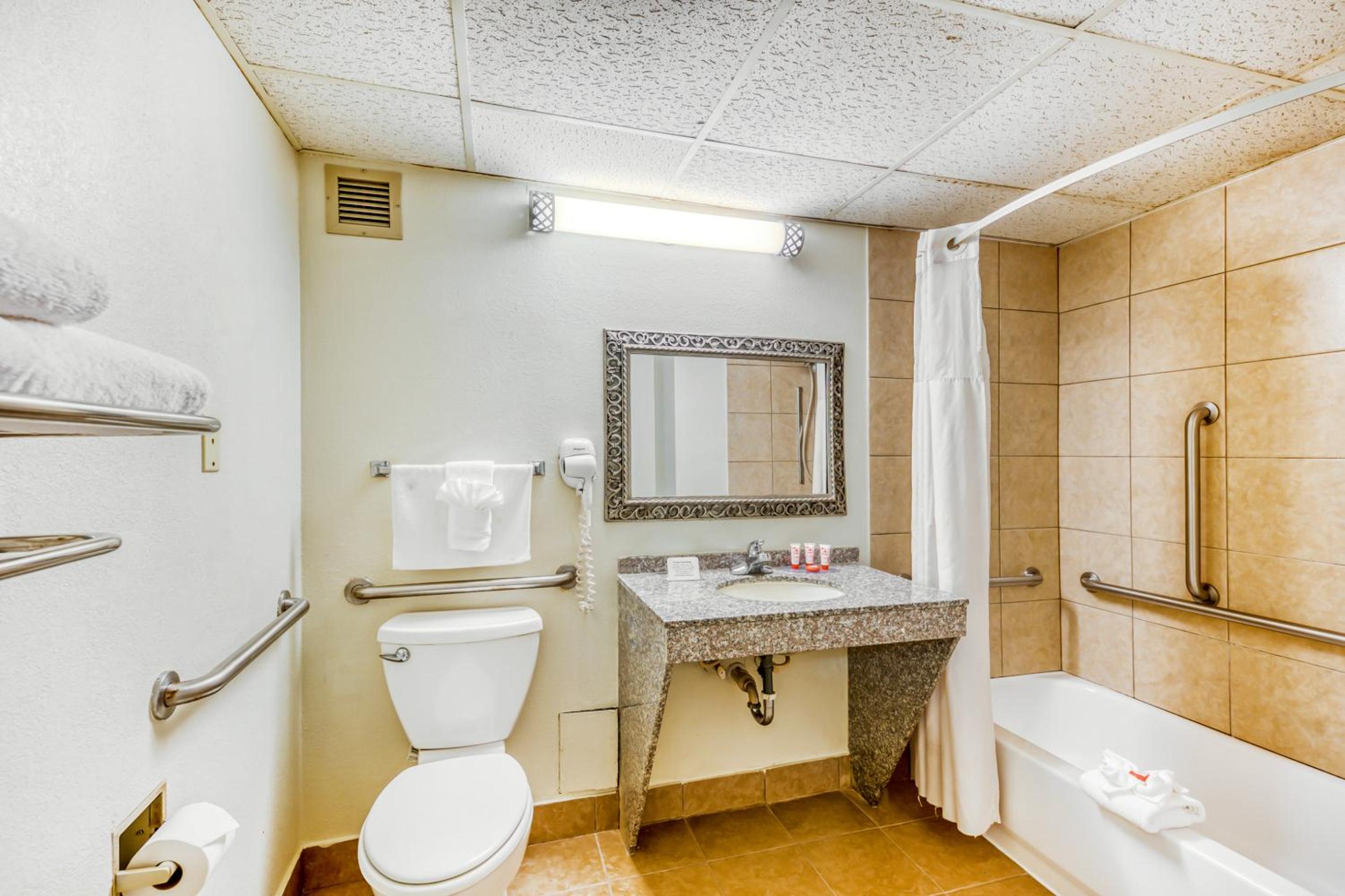 King Room - Disability Access photo 3