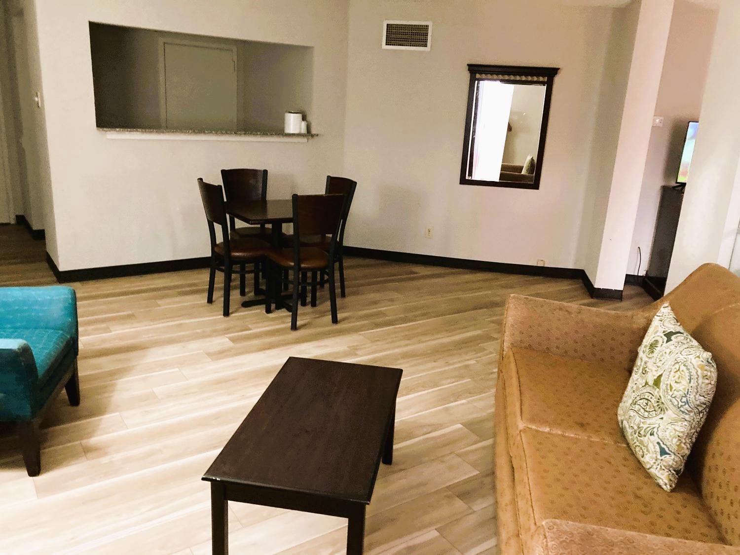 One-Bedroom Suite photo 2