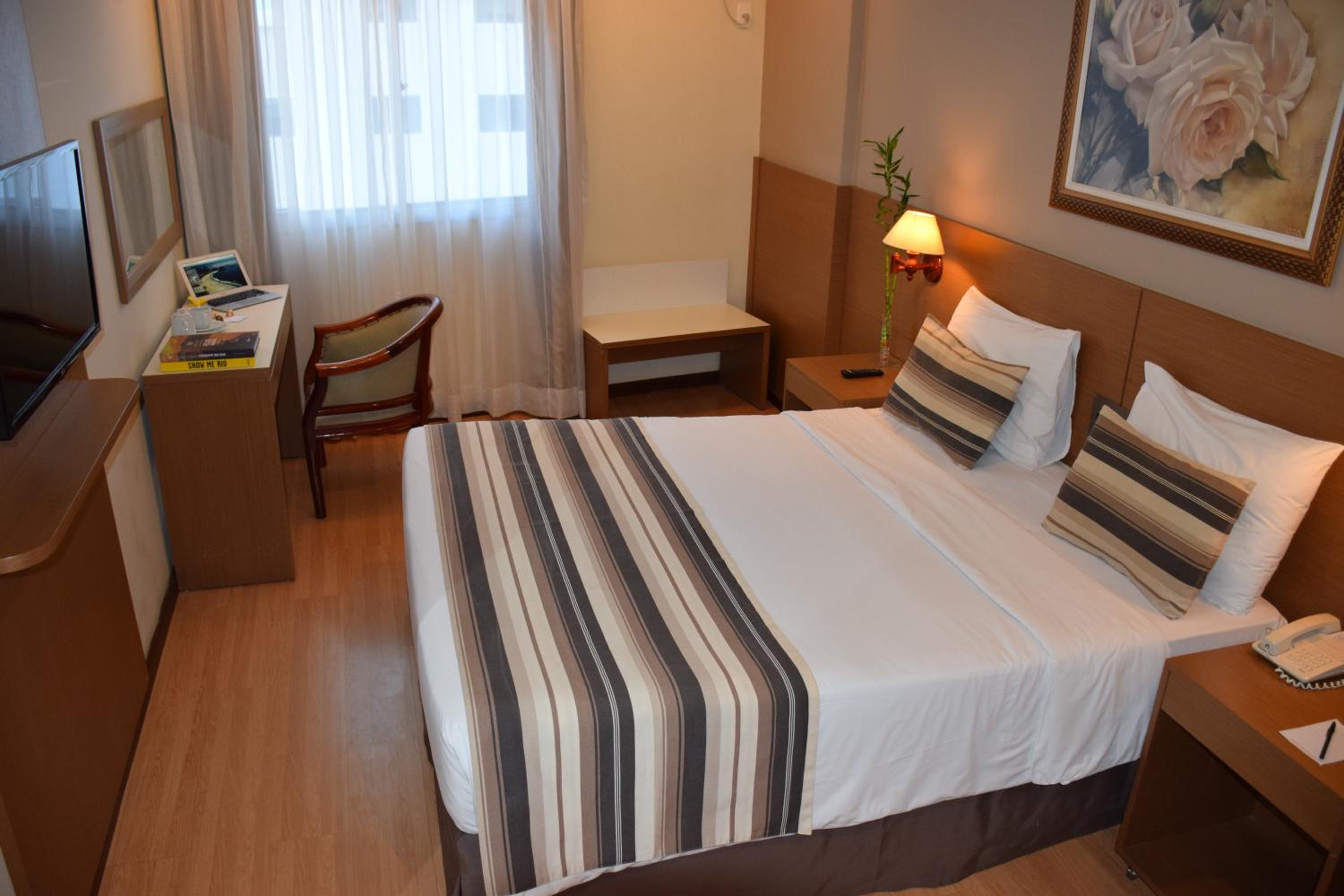 Standard Double Room - Photo 8